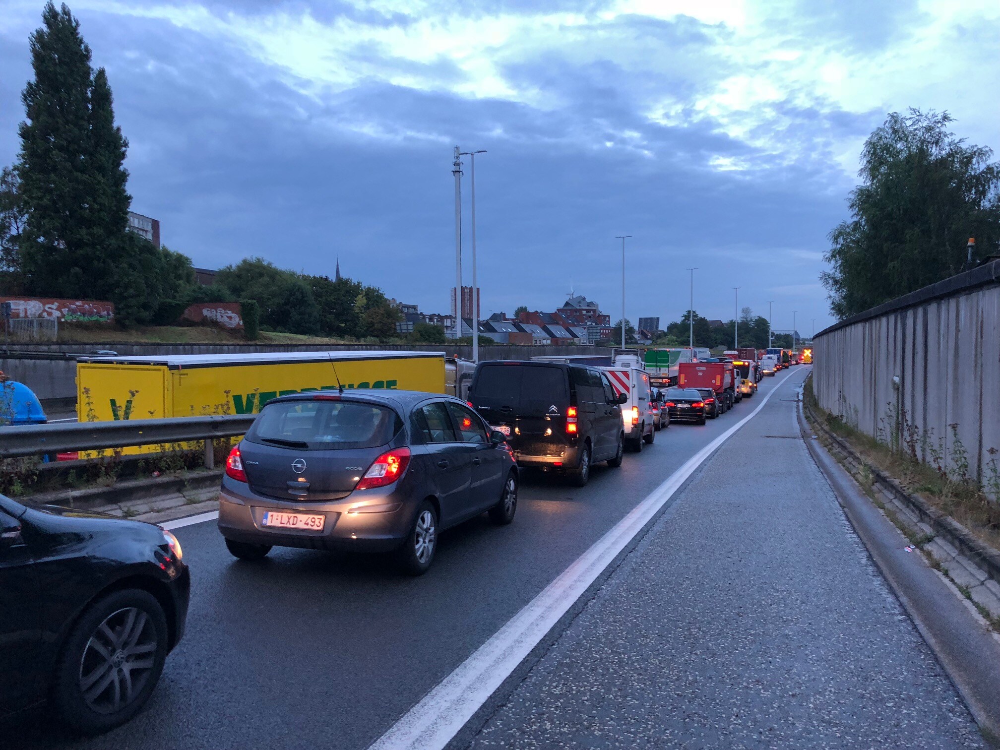A12 richting Brussel weer vrijgegeven na ongeval met vijf voertuigen in Boom