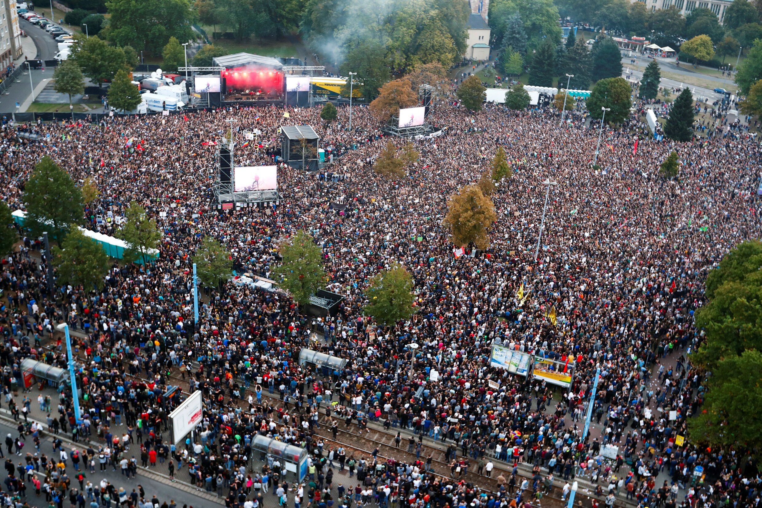 'Concert tegen rechts' in Chemnitz lokt massaal publiek