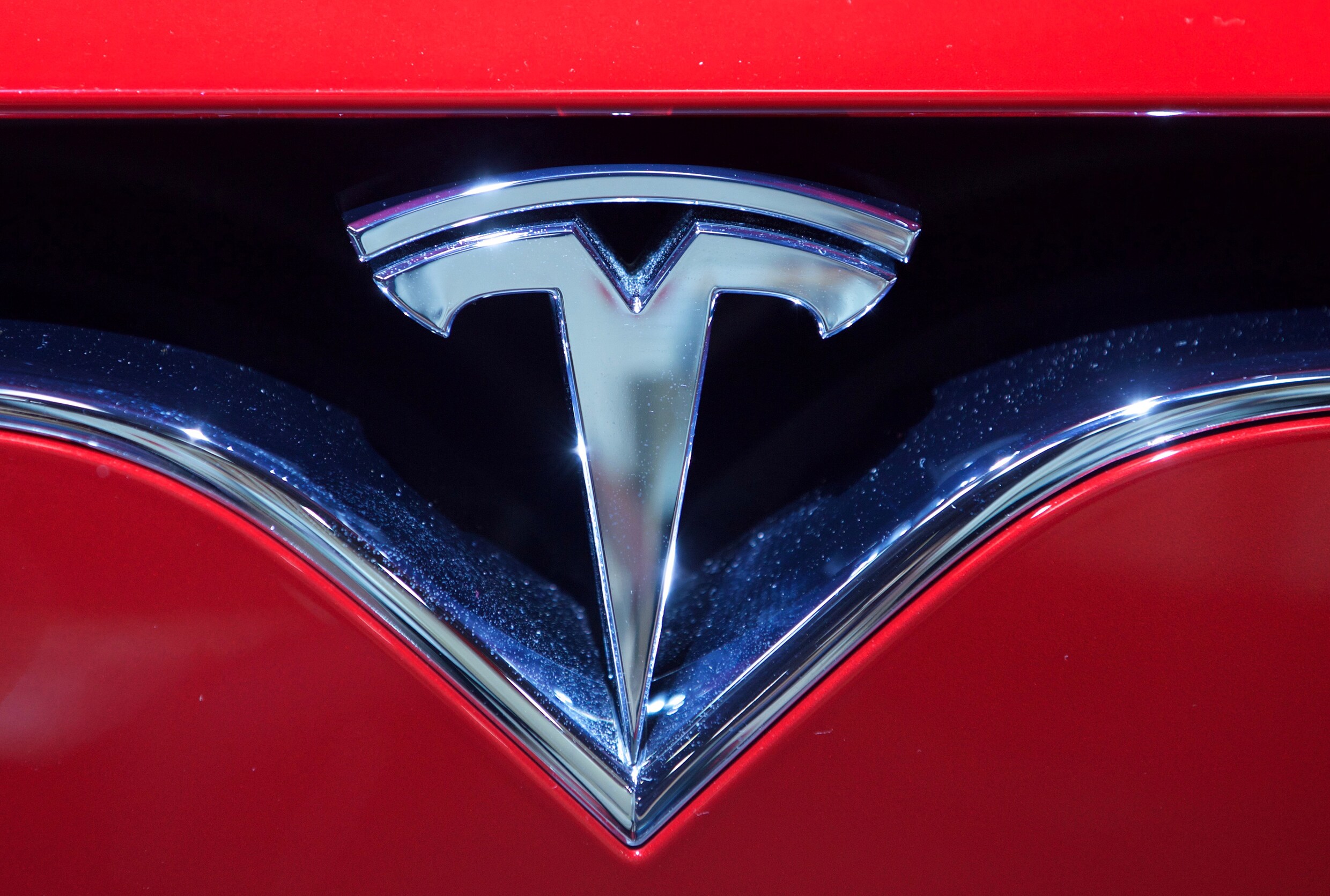 Autosleutel Tesla blijkt verouderd en onveilig