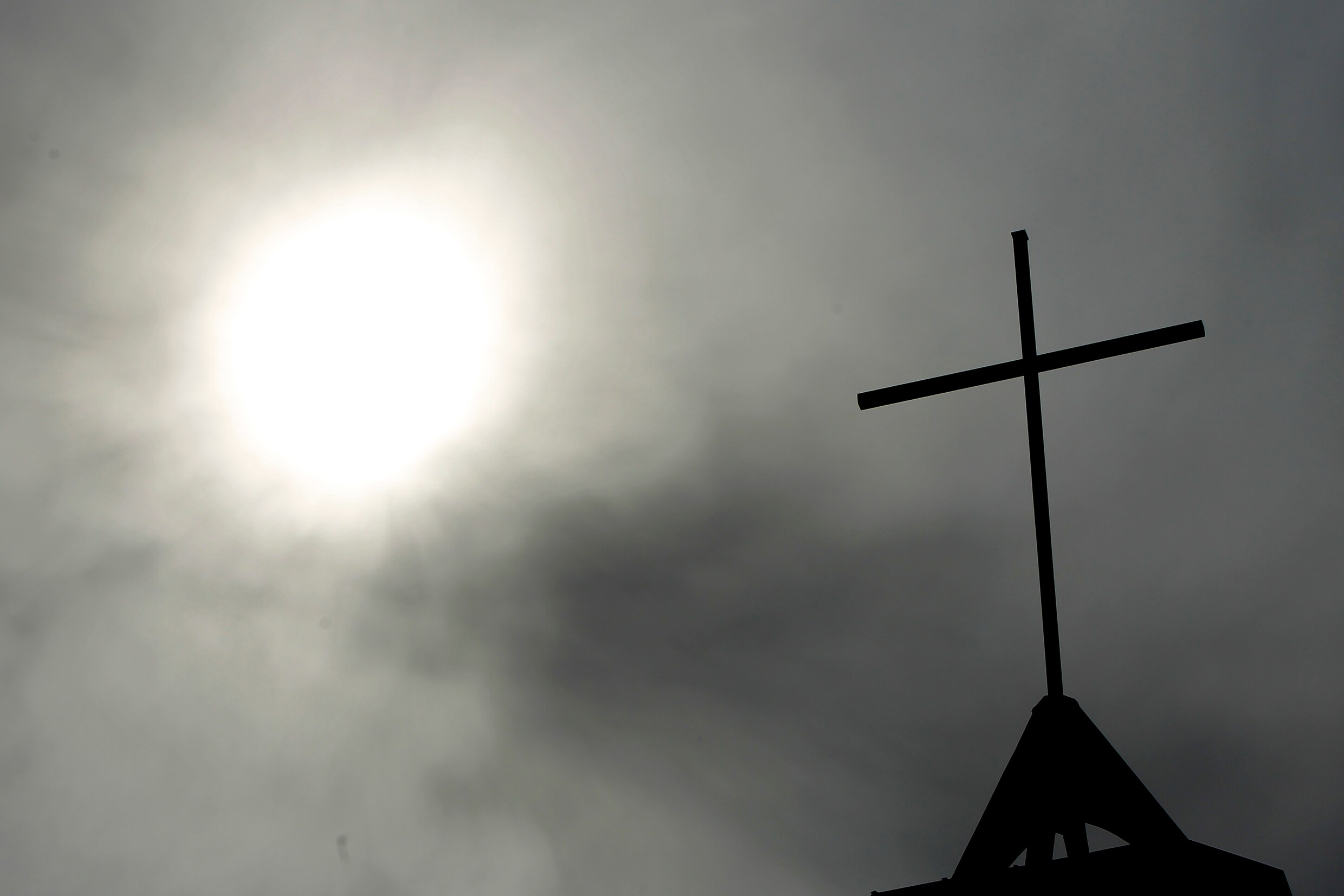 Nieuwe studie onthult decennialang seksueel misbruik van Duitse priesters