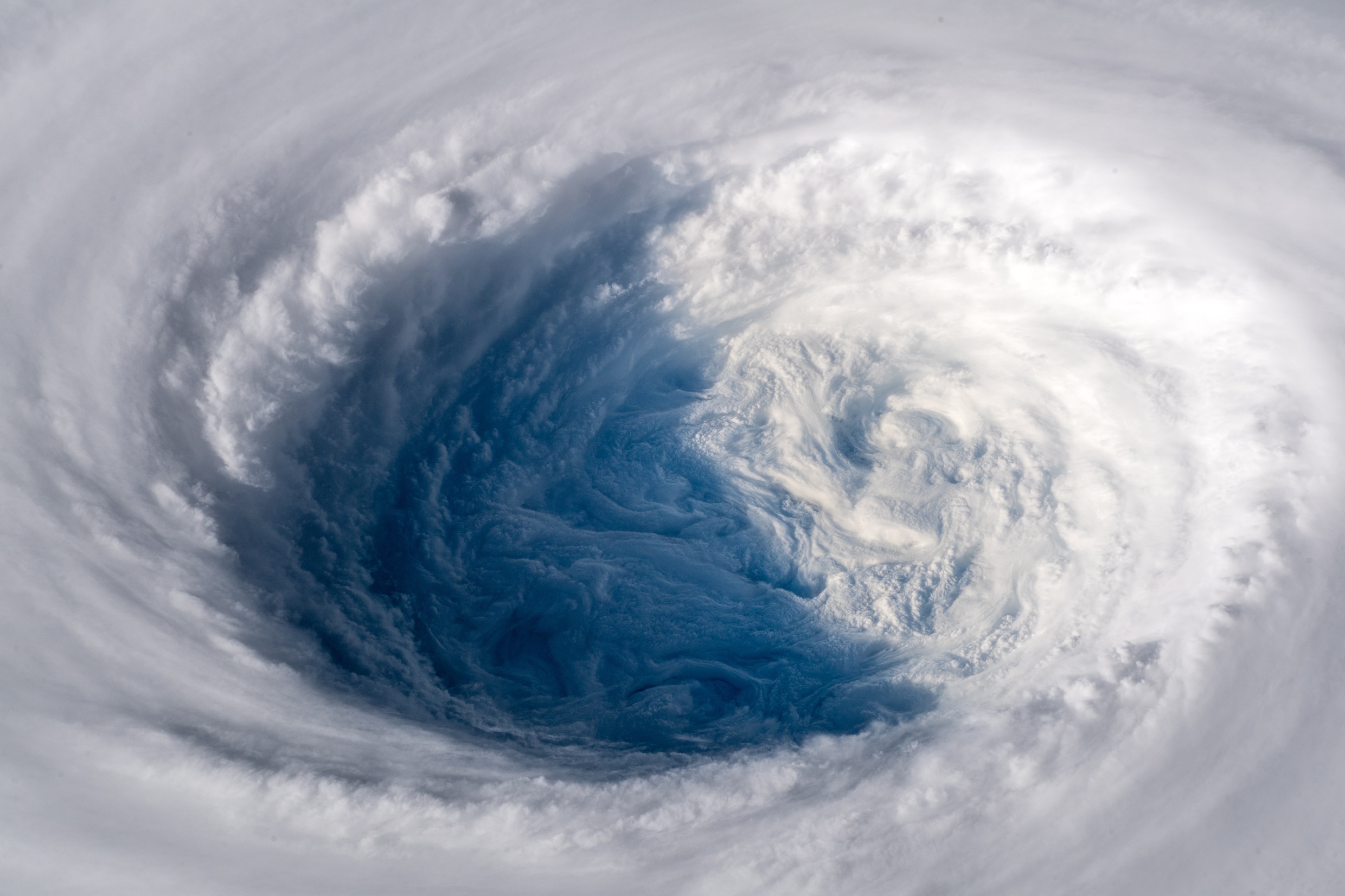 Krachtige tyfoon treft morgen Japans eiland: windsnelheden tot 252 km/u mogelijk