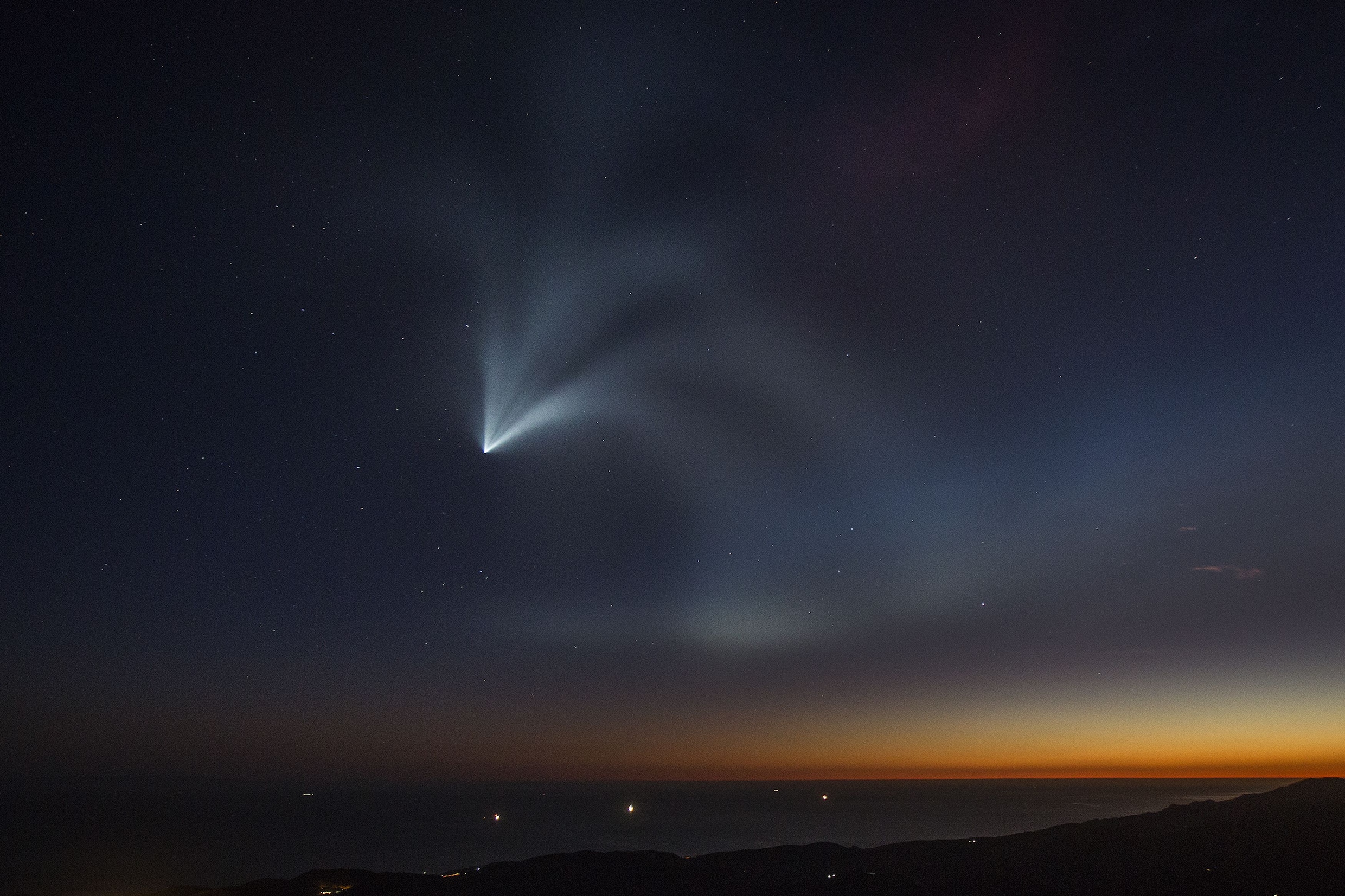 Raket SpaceX landt voor het eerst in Californië