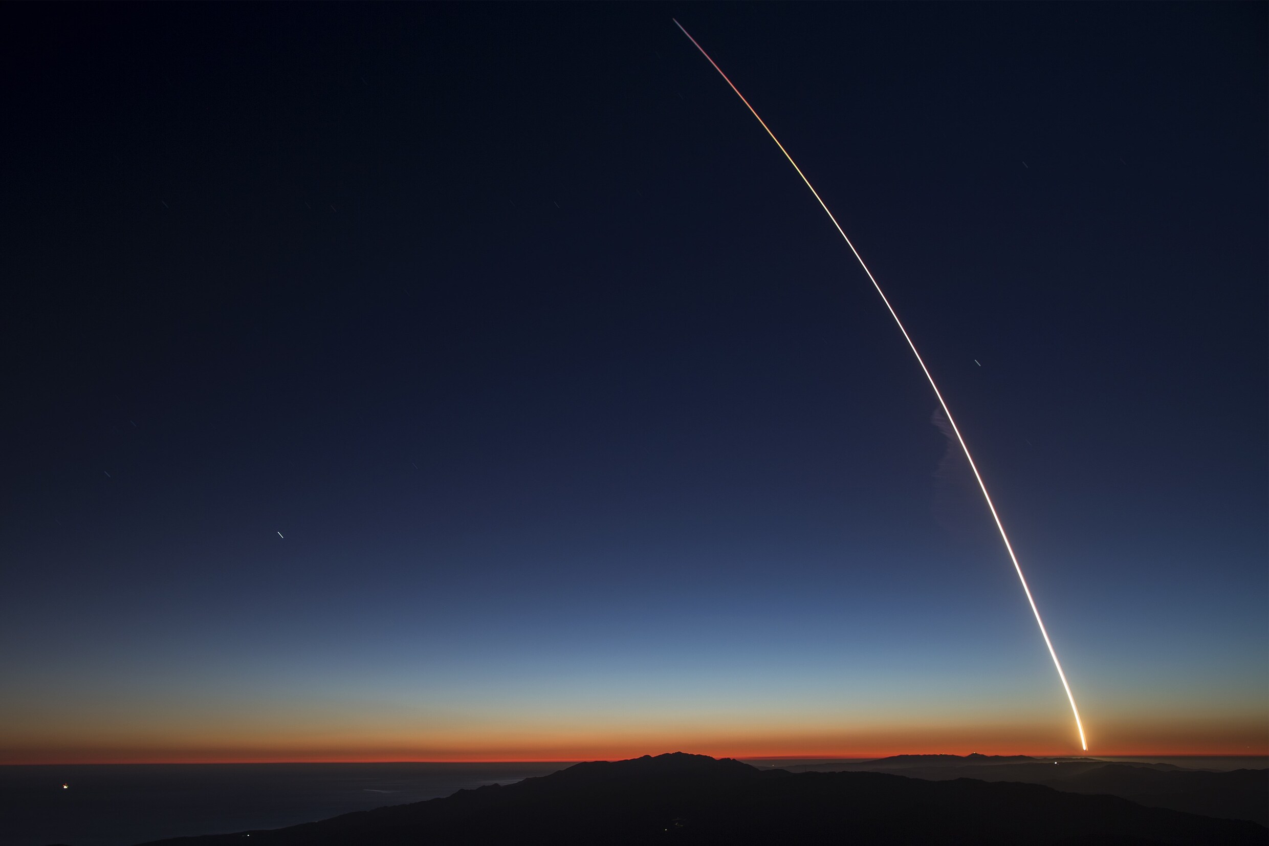 Raket SpaceX landt voor het eerst in Californië