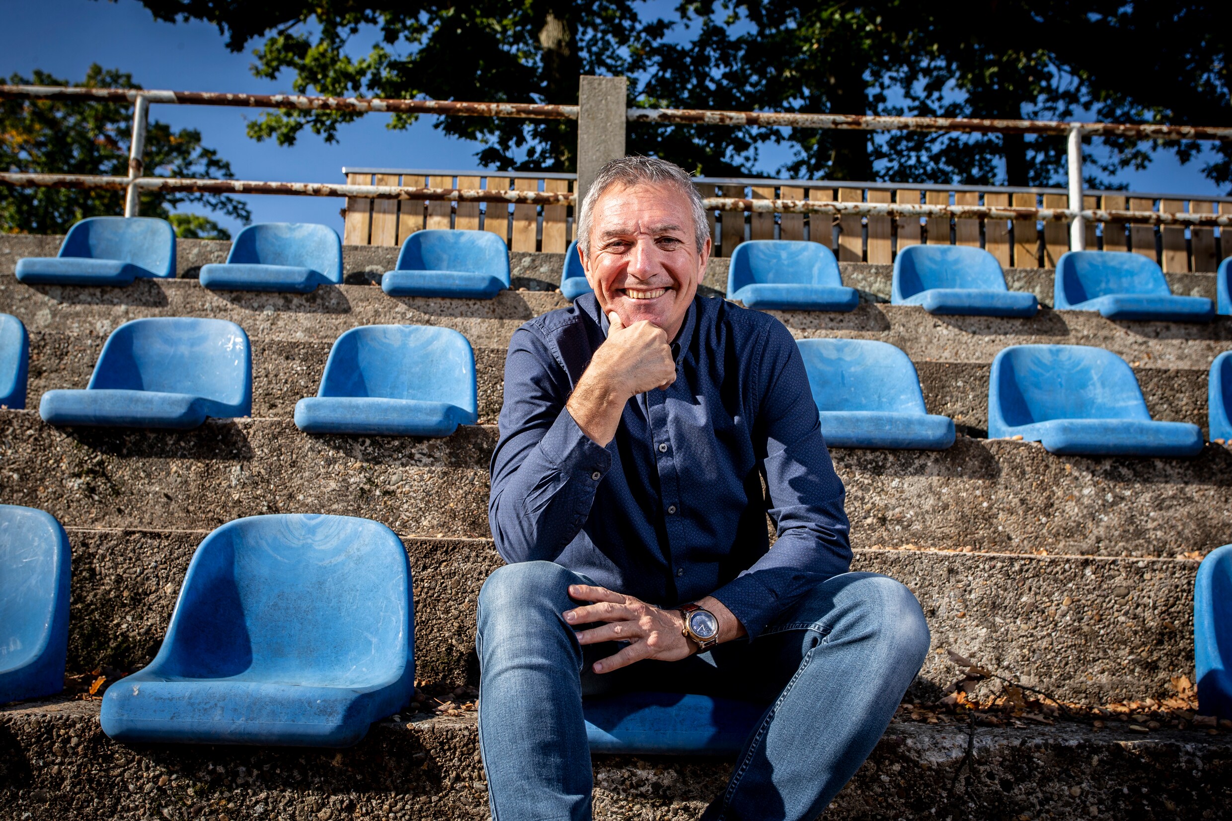 Voetbalcommentator Eddy Snelders (64) opgepakt voor feiten van 