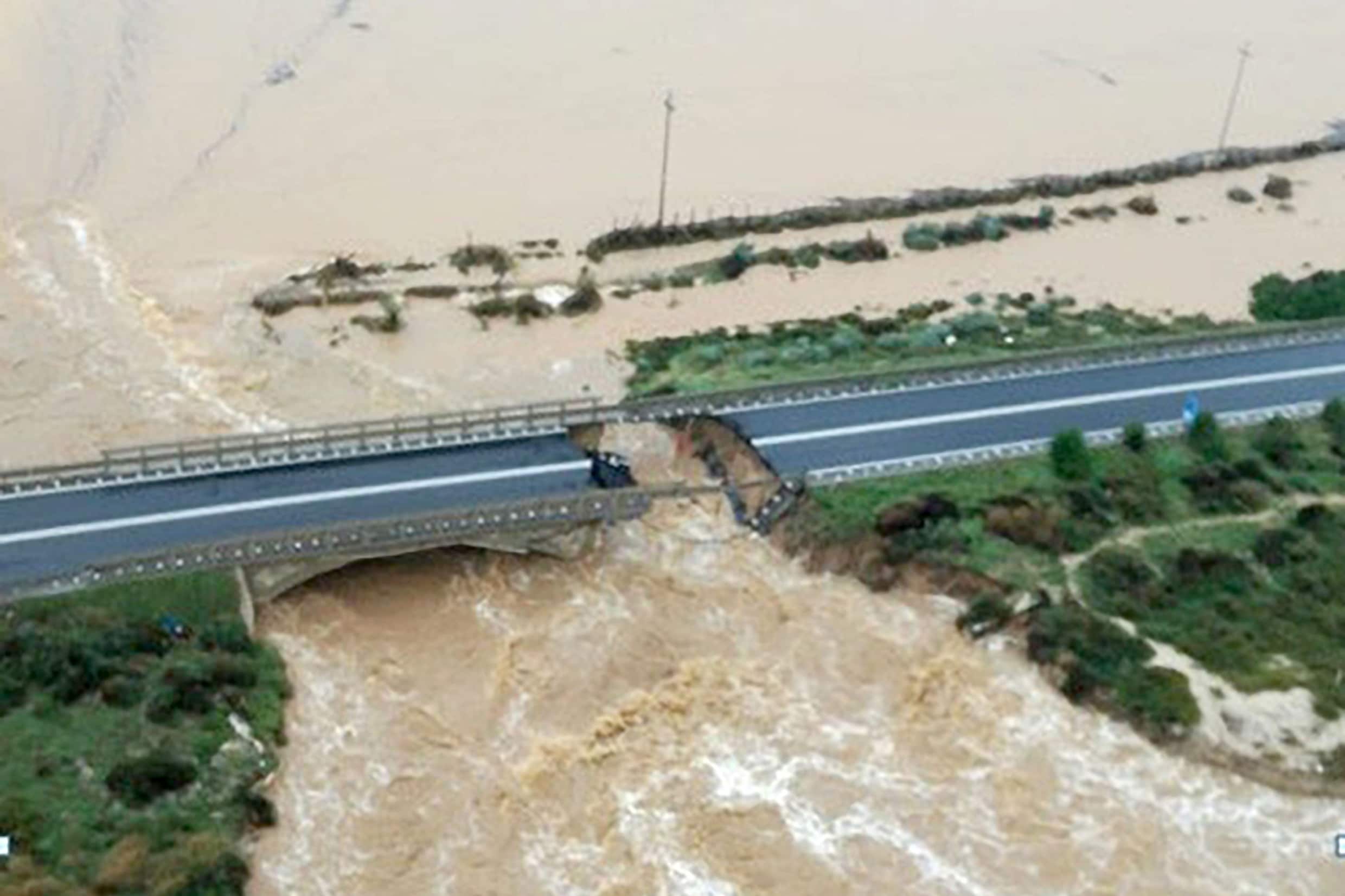 Overstromingen in Sardinië: vrouw overleden