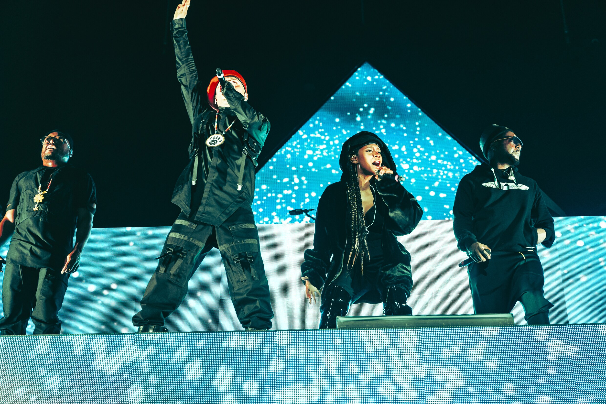 The Black Eyed Peas in Vorst: naast het ritme, naast de toon | De Morgen