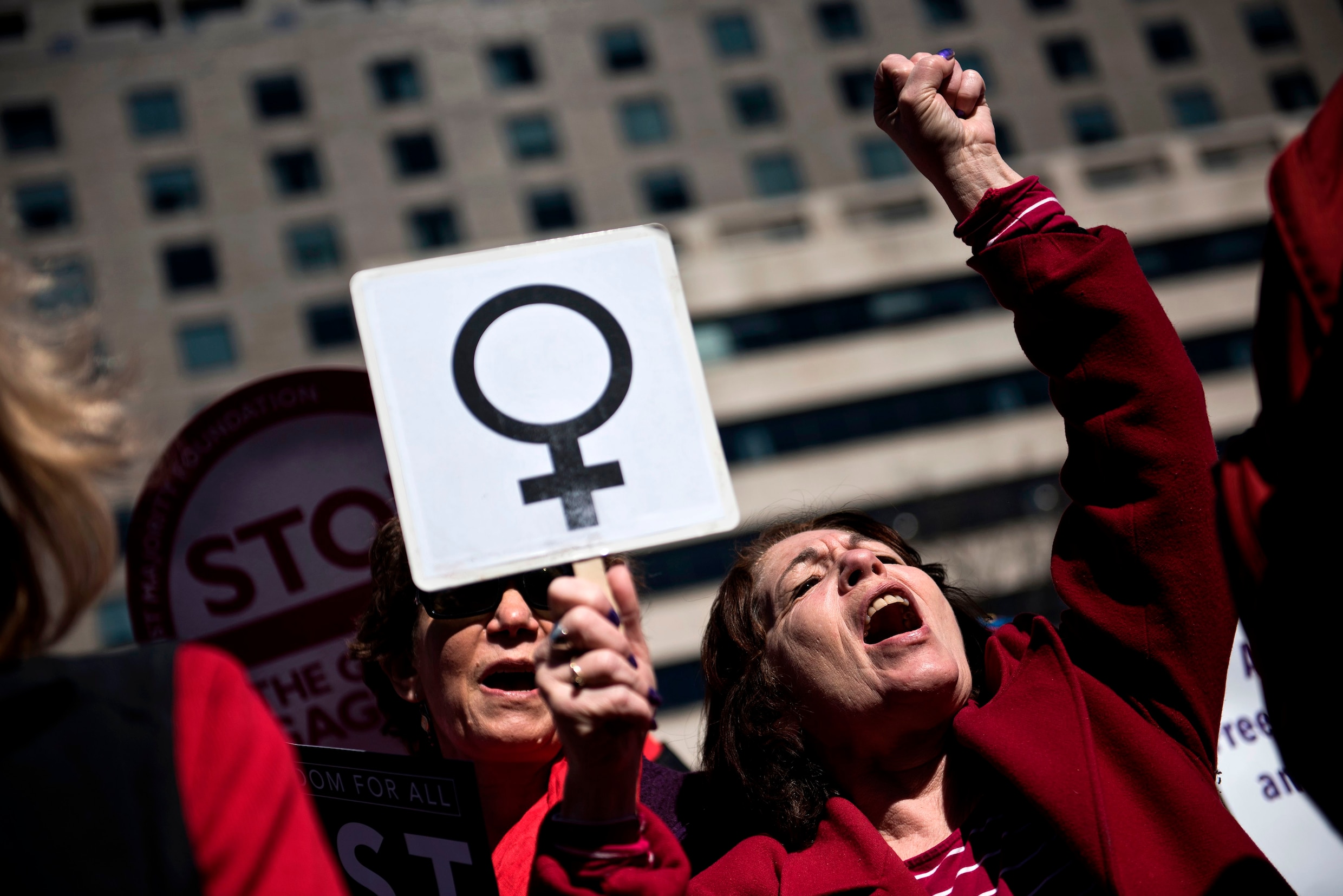 AI: “Wereldwijd steeds meer vrouwen op de barricaden tegen seksistisch beleid”