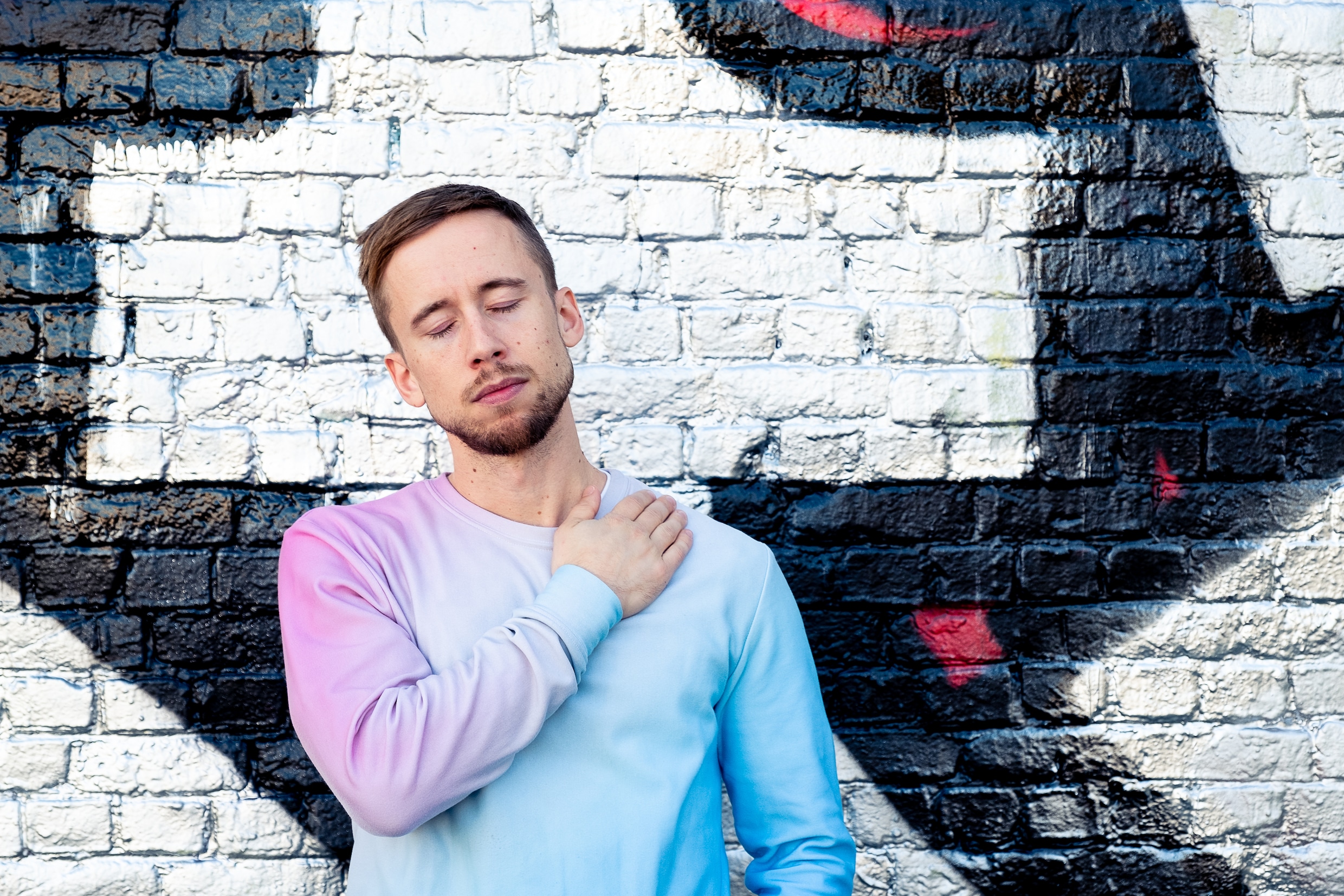 Choreograaf Daniel Linehan palmt deSingel in met vibrerende dans | De ...