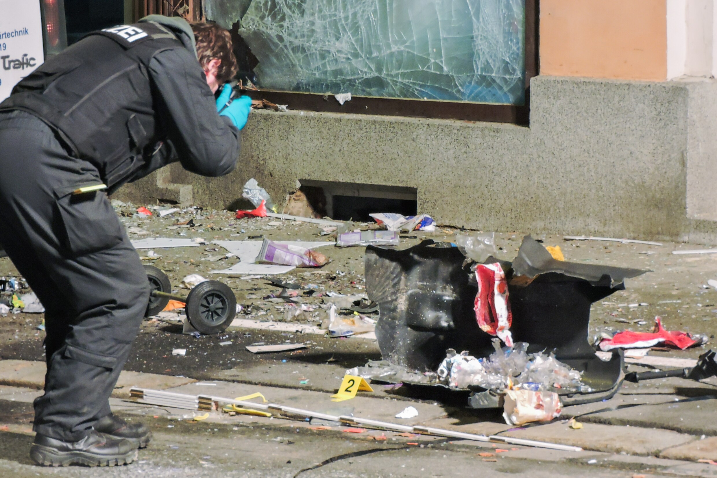 Explosie bij AfD-partijkantoor in Duitsland: politie houdt rekening met aanslag