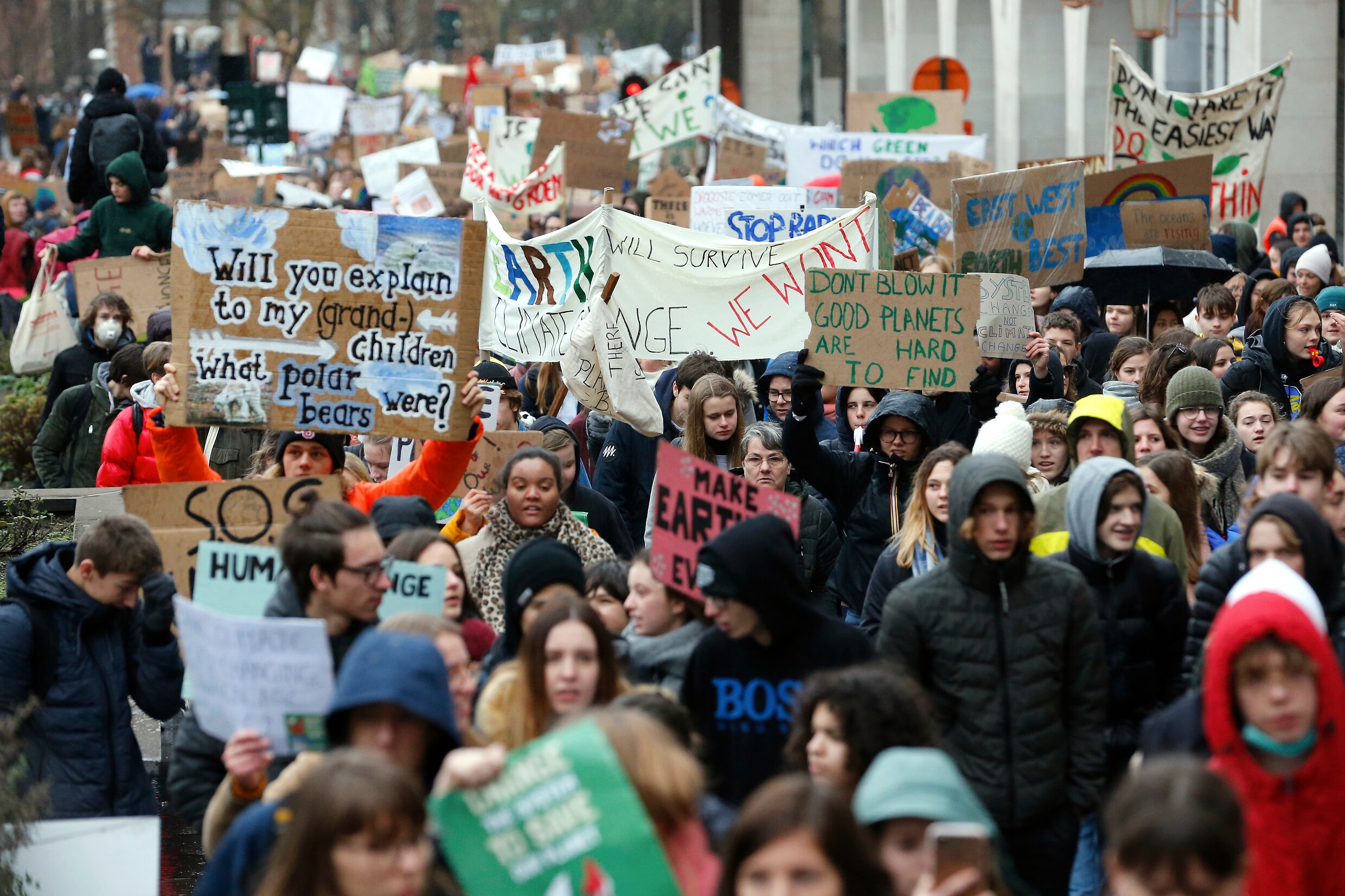 12.500 klimaatjongeren in Brussel: “Dit is een nieuwe generatie die opstaat”