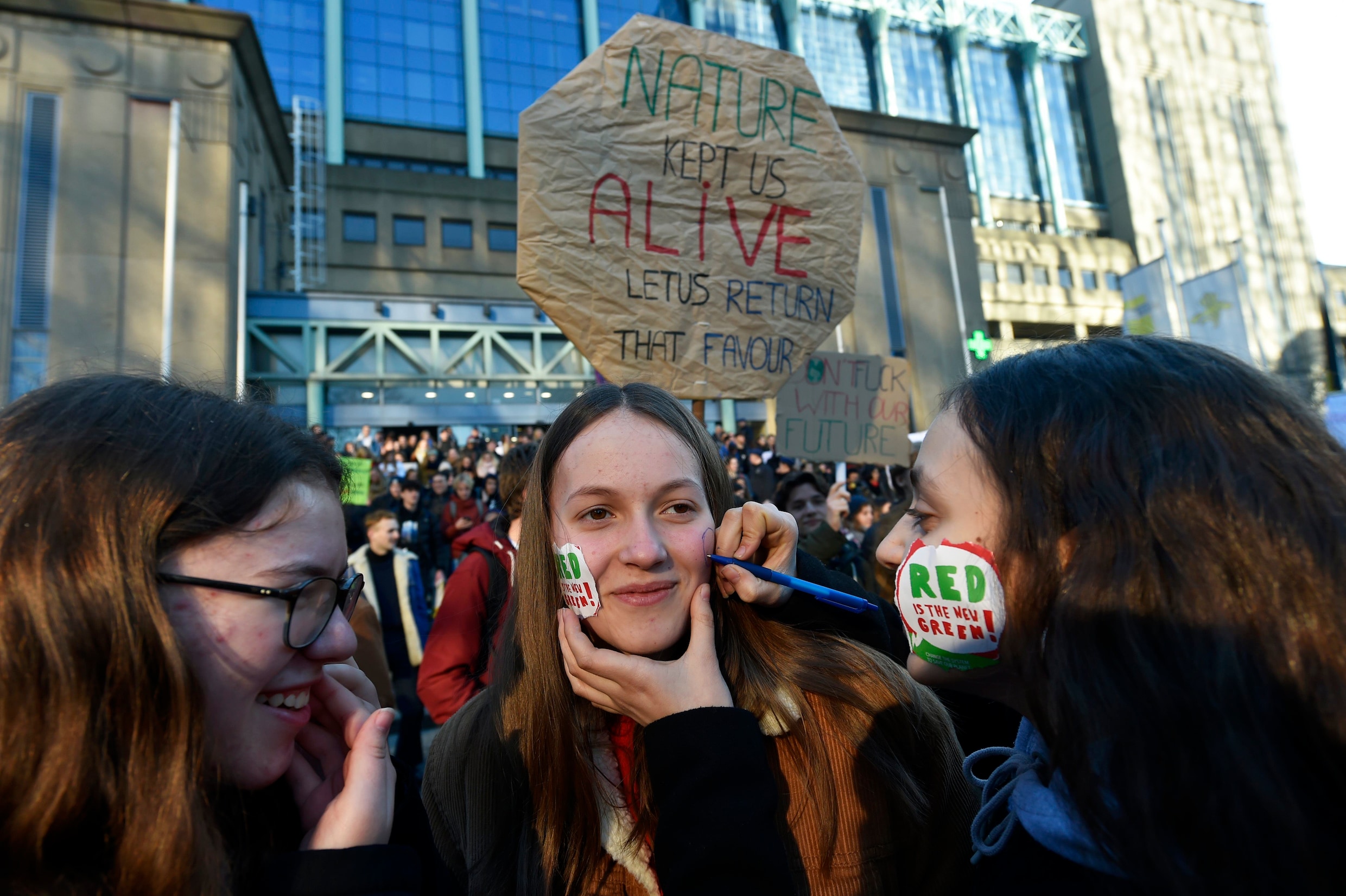 Klimaatmars in Brussel brengt 11.000 jongeren op de been