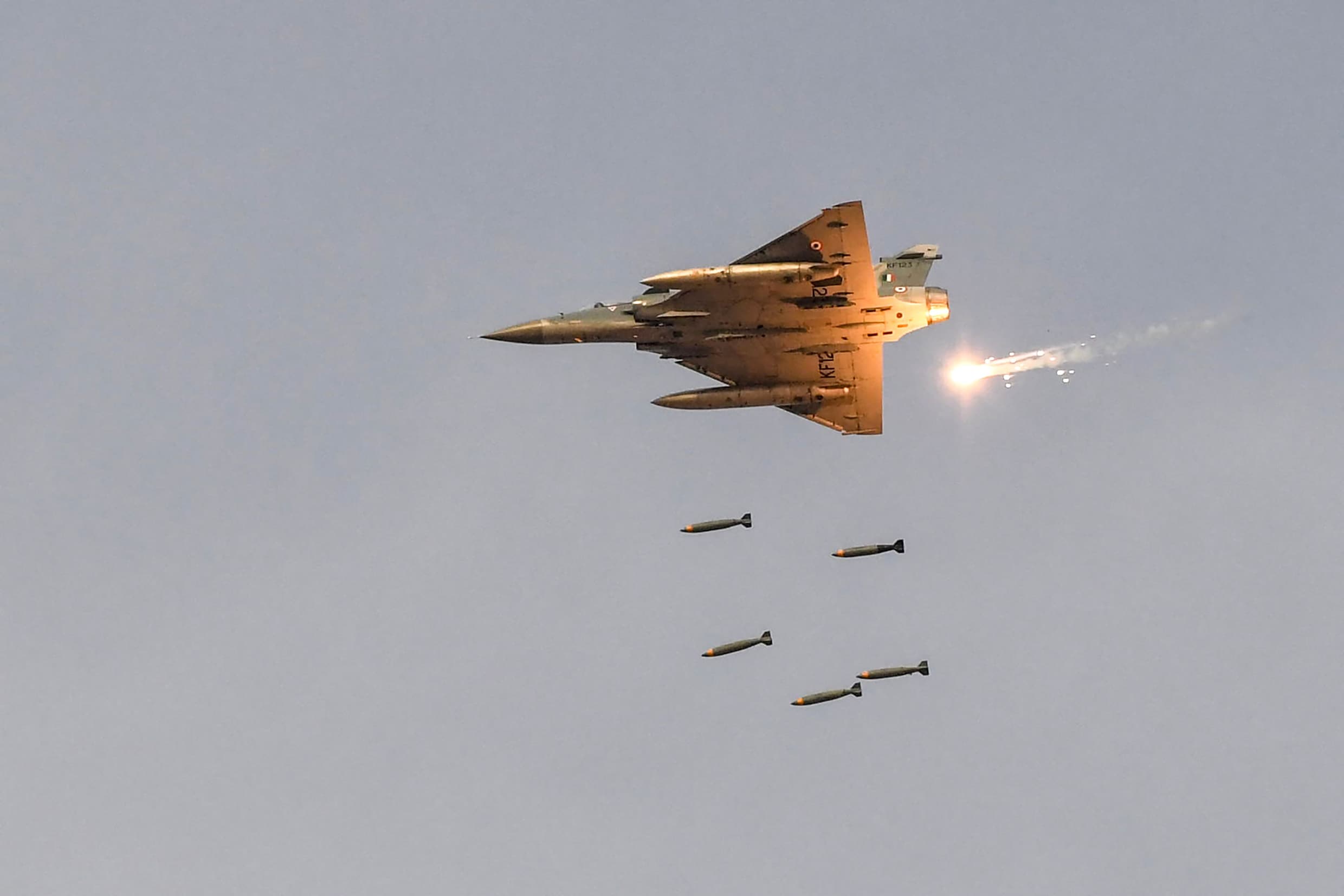 India bombardeert trainingskamp voor islamisten in Kasjmir
