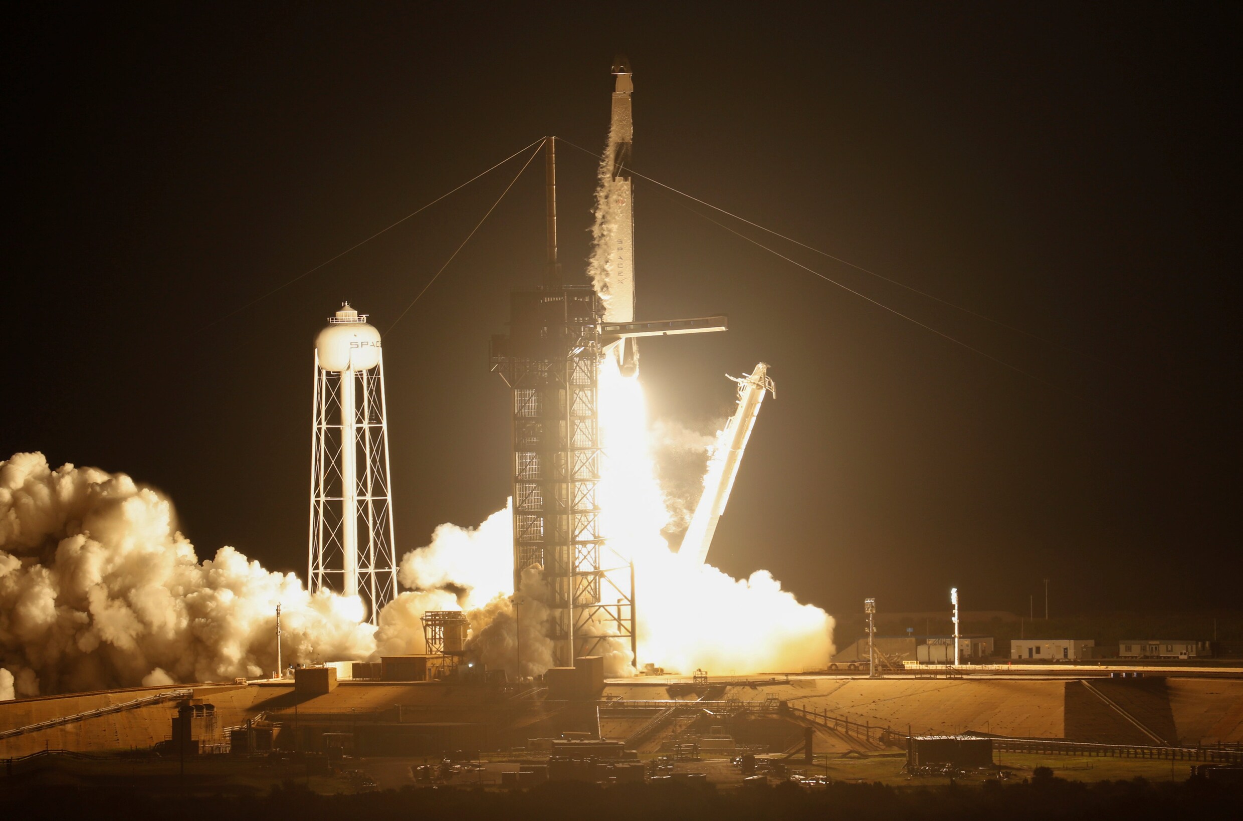 SpaceX lanceert Crew Dragon succesvol richting ISS