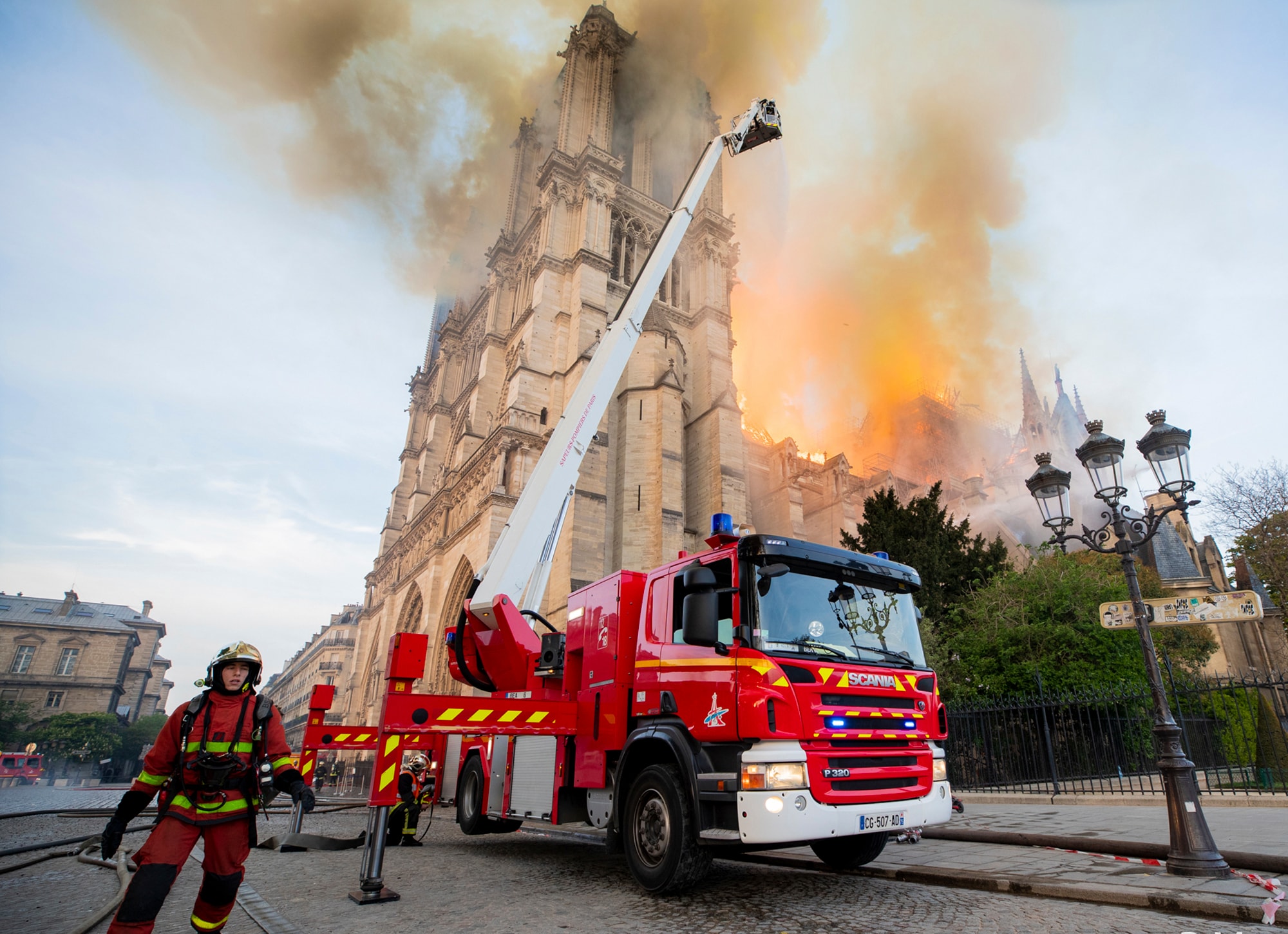 Reconstructie: hoe kon de Notre-Dame zo snel opbranden?