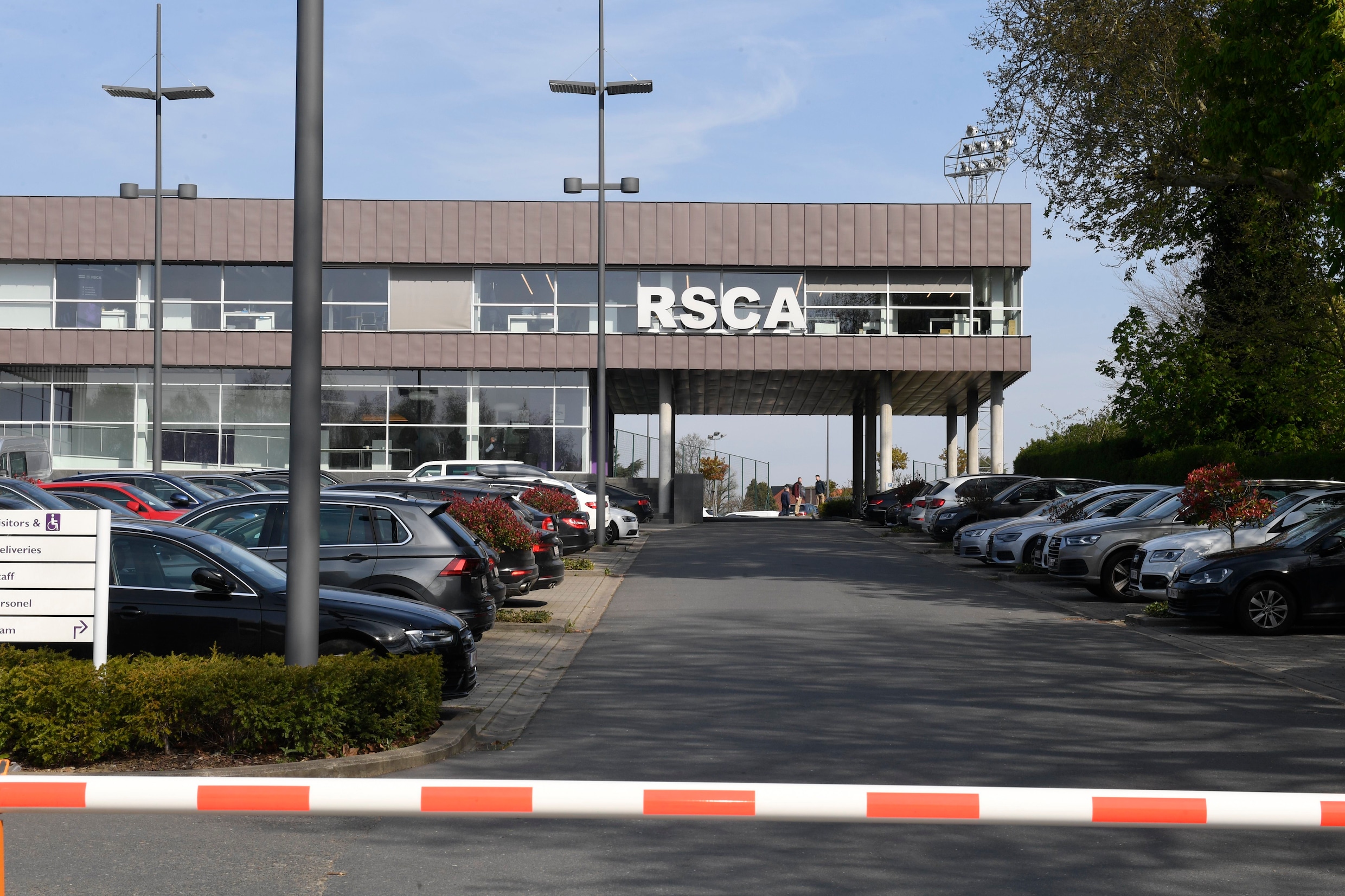 Politie valt in bij RSC Anderlecht en voetbalbond in onderzoek naar witwaspraktijken