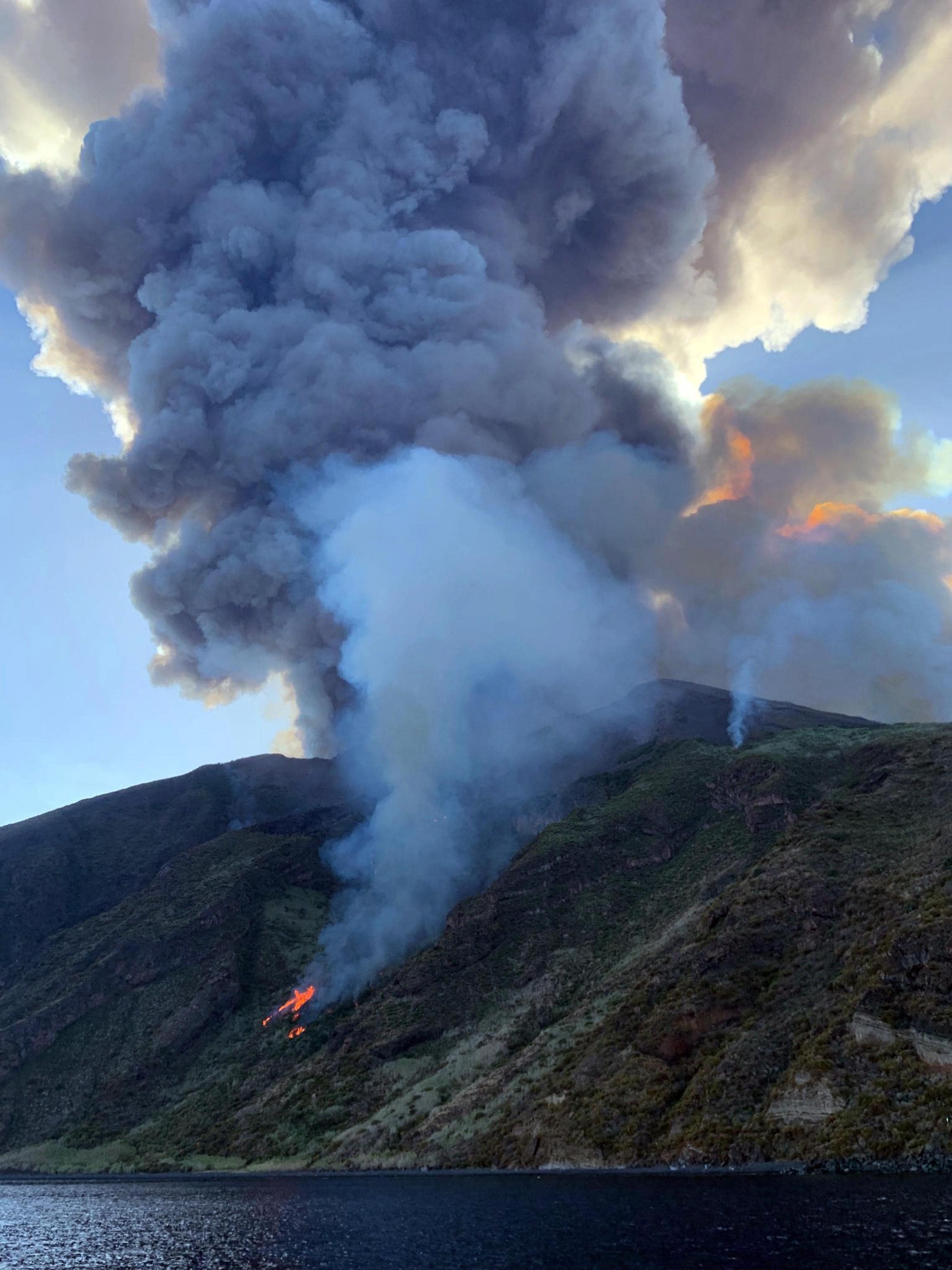 Eiland ontwaakt na uitbarsting van vulkaan Stromboli