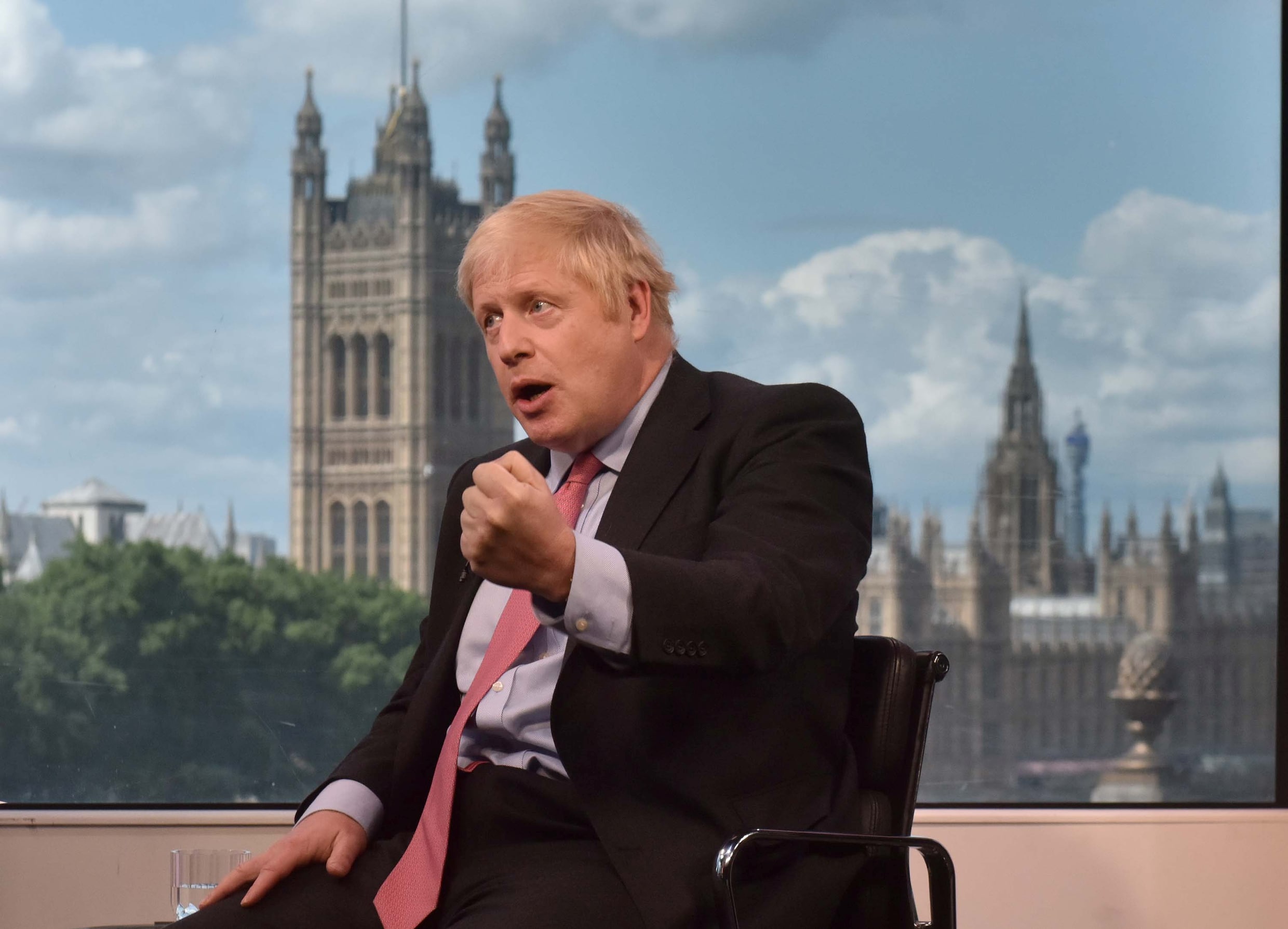 Boris Johnson, de premier die over lijken gaat