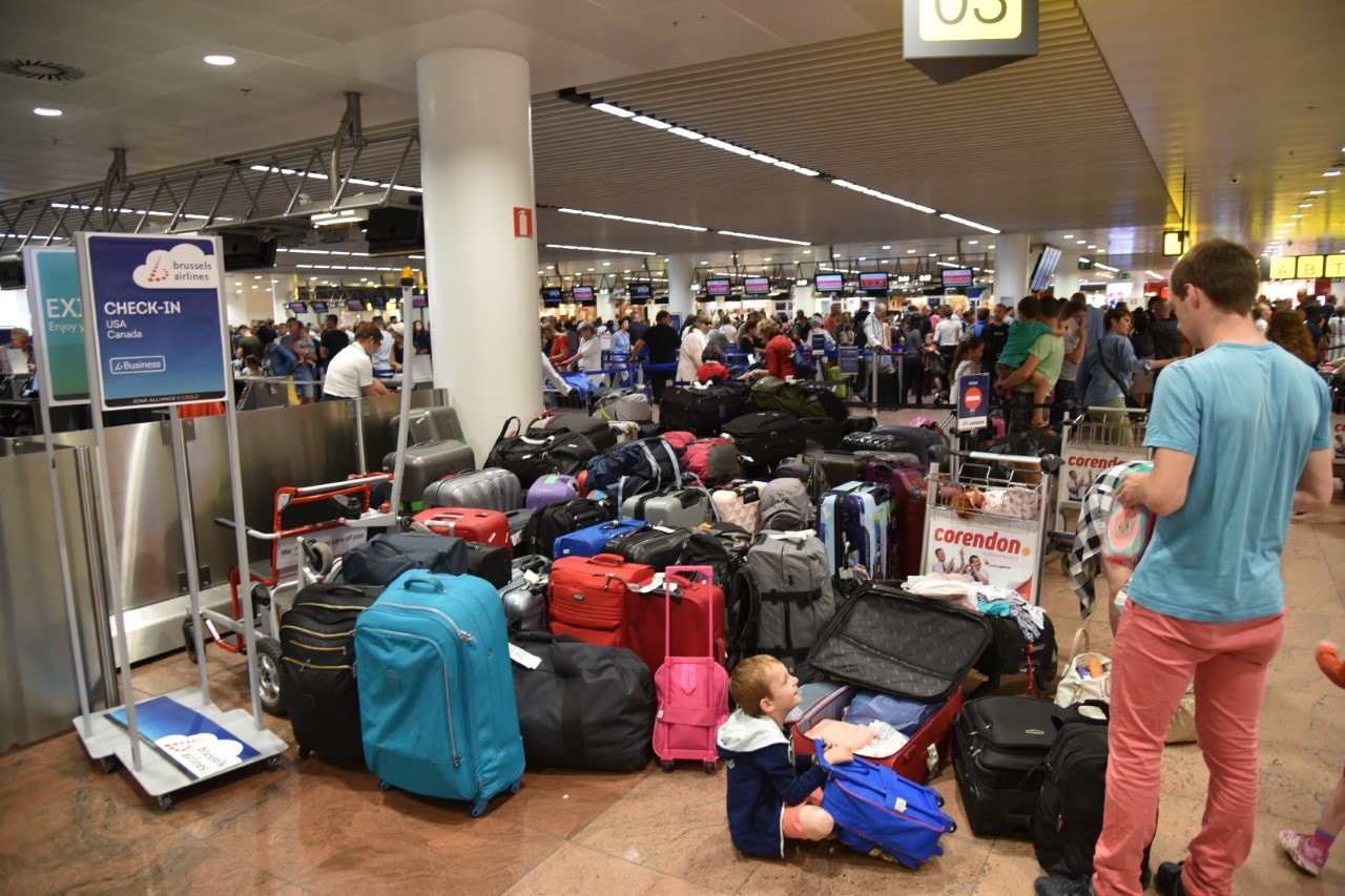 Tienduizend bagagestukken achtergebleven op Brussels Airport na panne van gisteren
