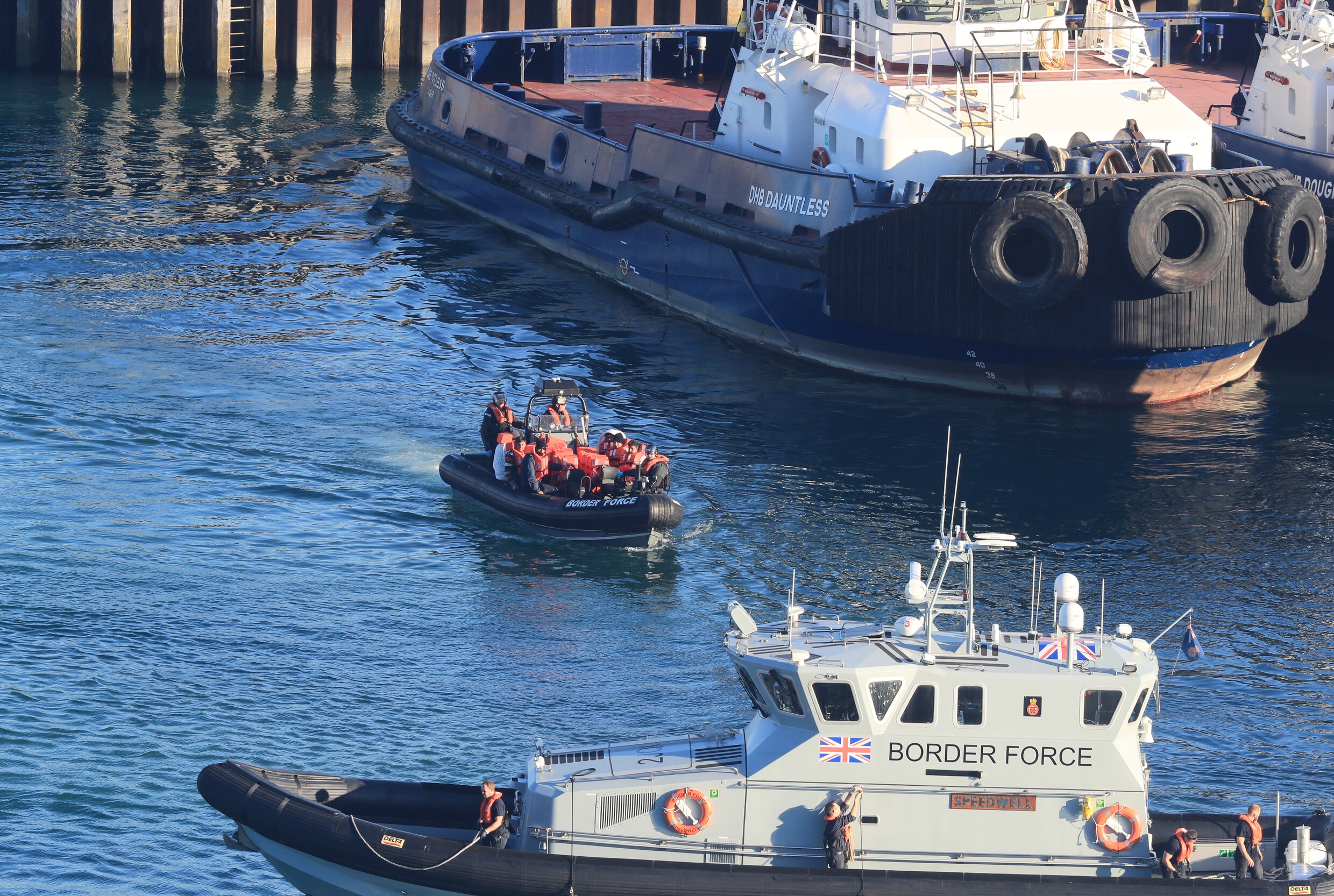 Meer dan 20 migranten gered voor kust van Duinkerke