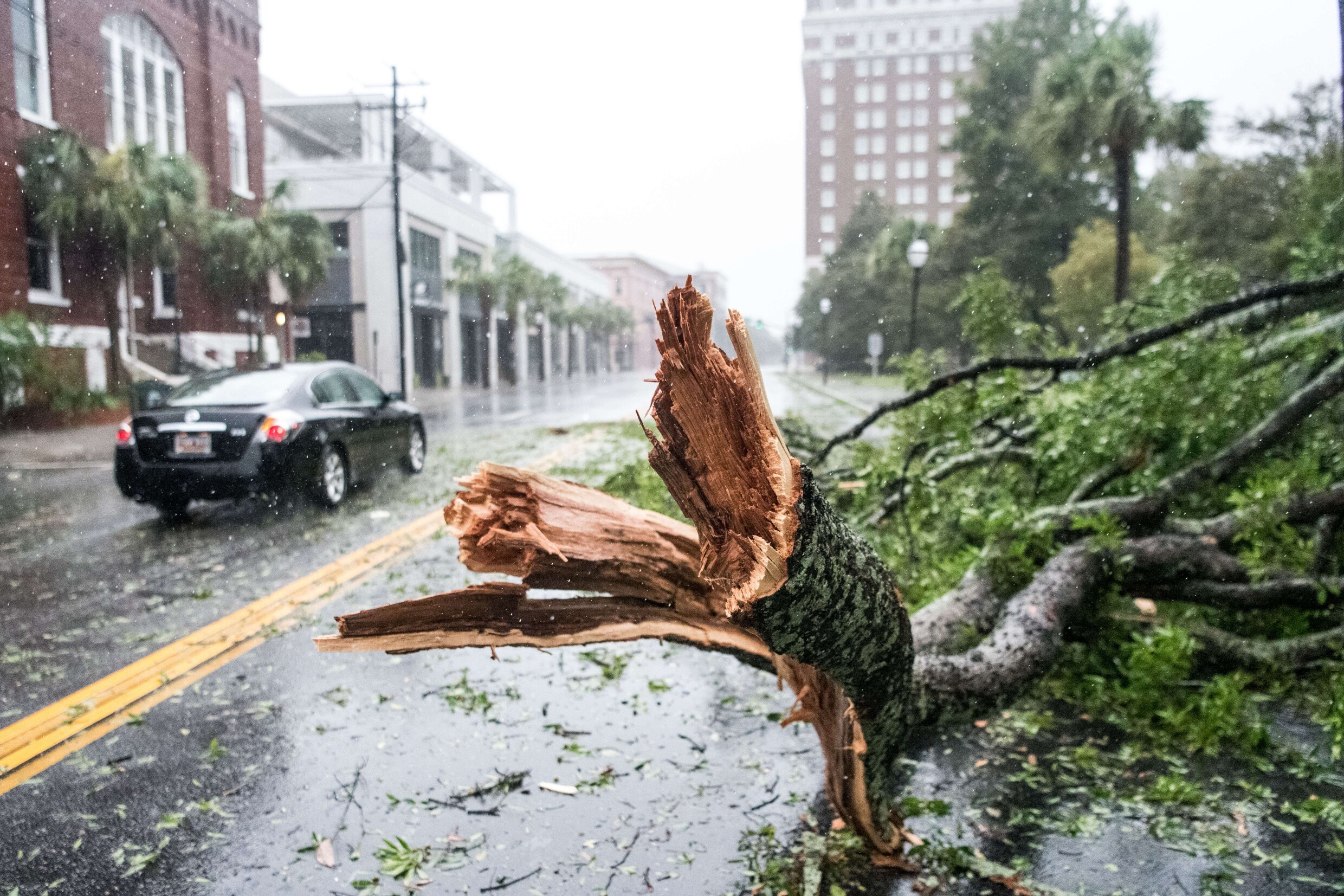 Dorian zwelt weer aan: orkaancentrum waarschuwt voor ‘levensbedreigende overstromingen’ in VS