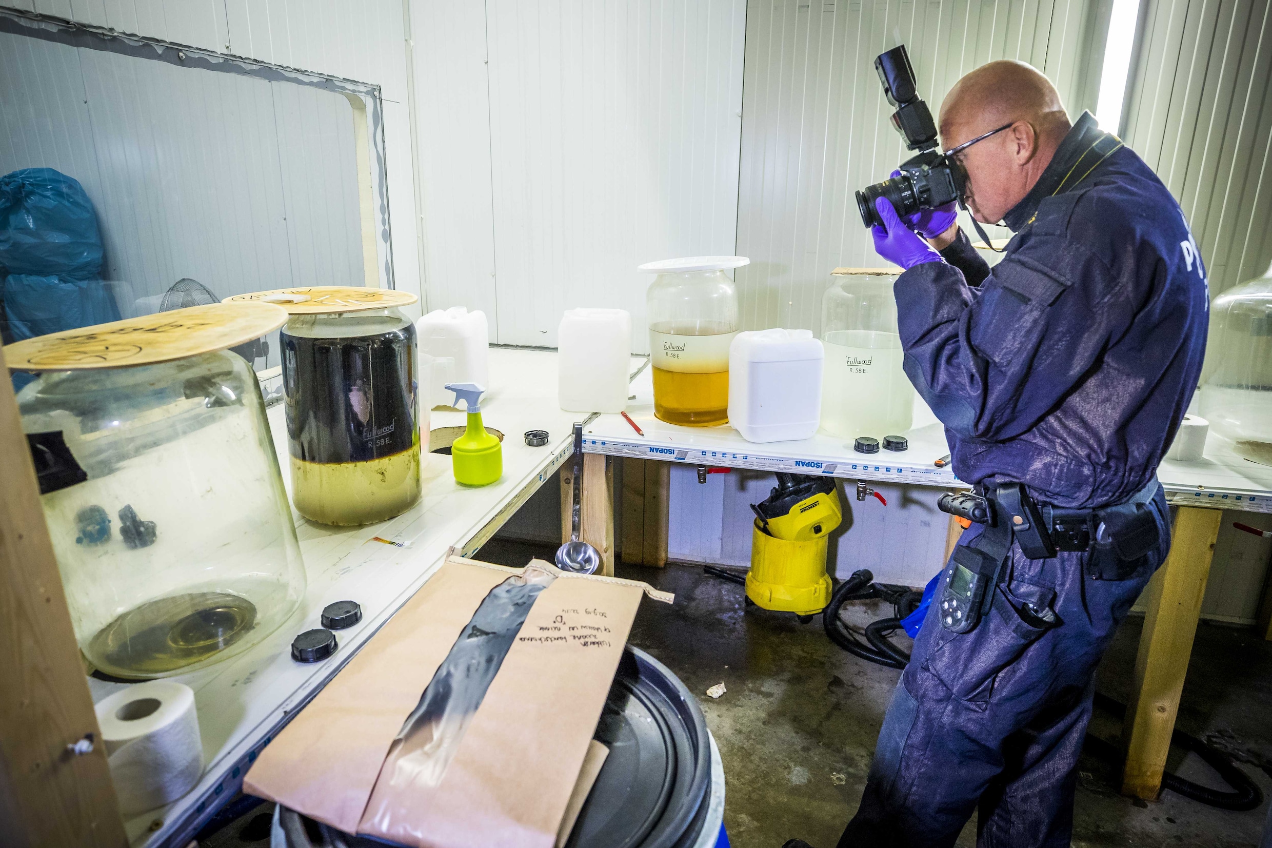 Op één na grootste drugslab in Nederland ontmanteld nabij Belgische grens: ‘Omwonenden aan ramp ontsnapt”