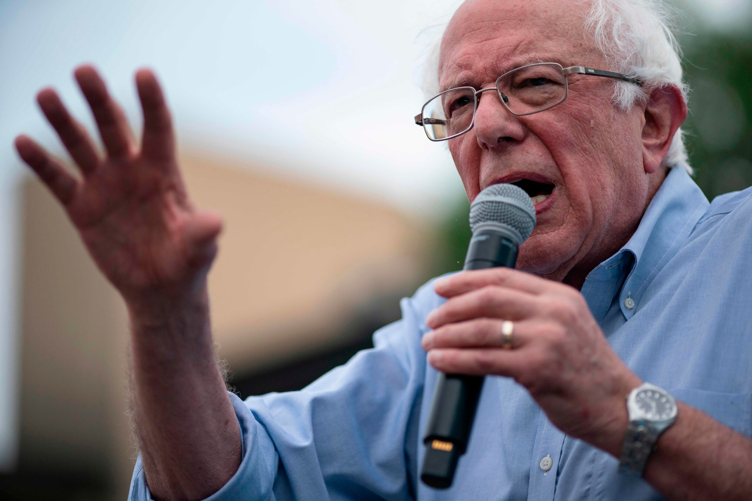 Bernie Sanders (78) opgenomen in ziekenhuis: campagnebijeenkomsten geannuleerd
