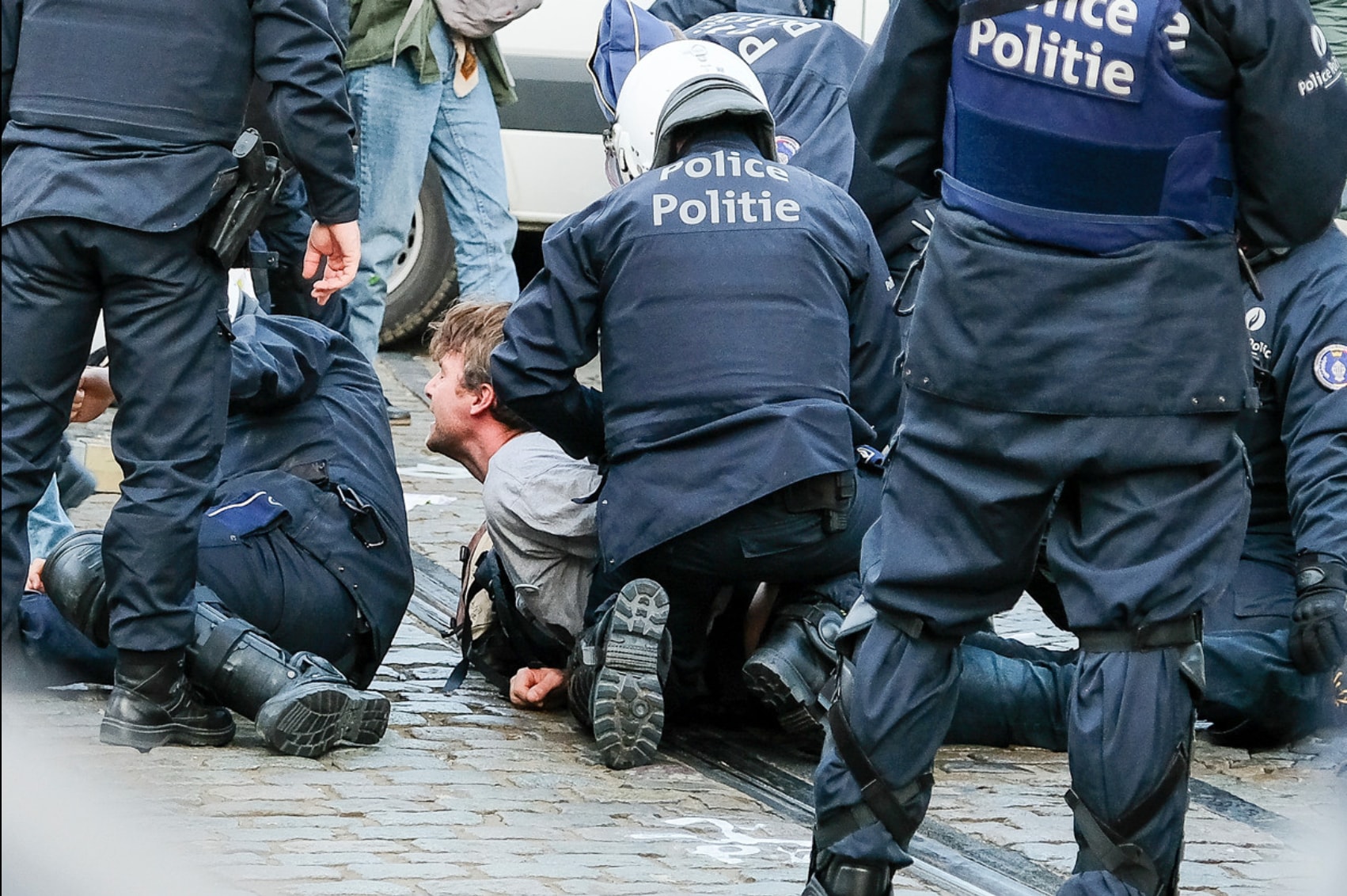 Vier tuchtprocedures opgestart rond politieoptreden bij actie Extinction Rebellion op Koningsplein