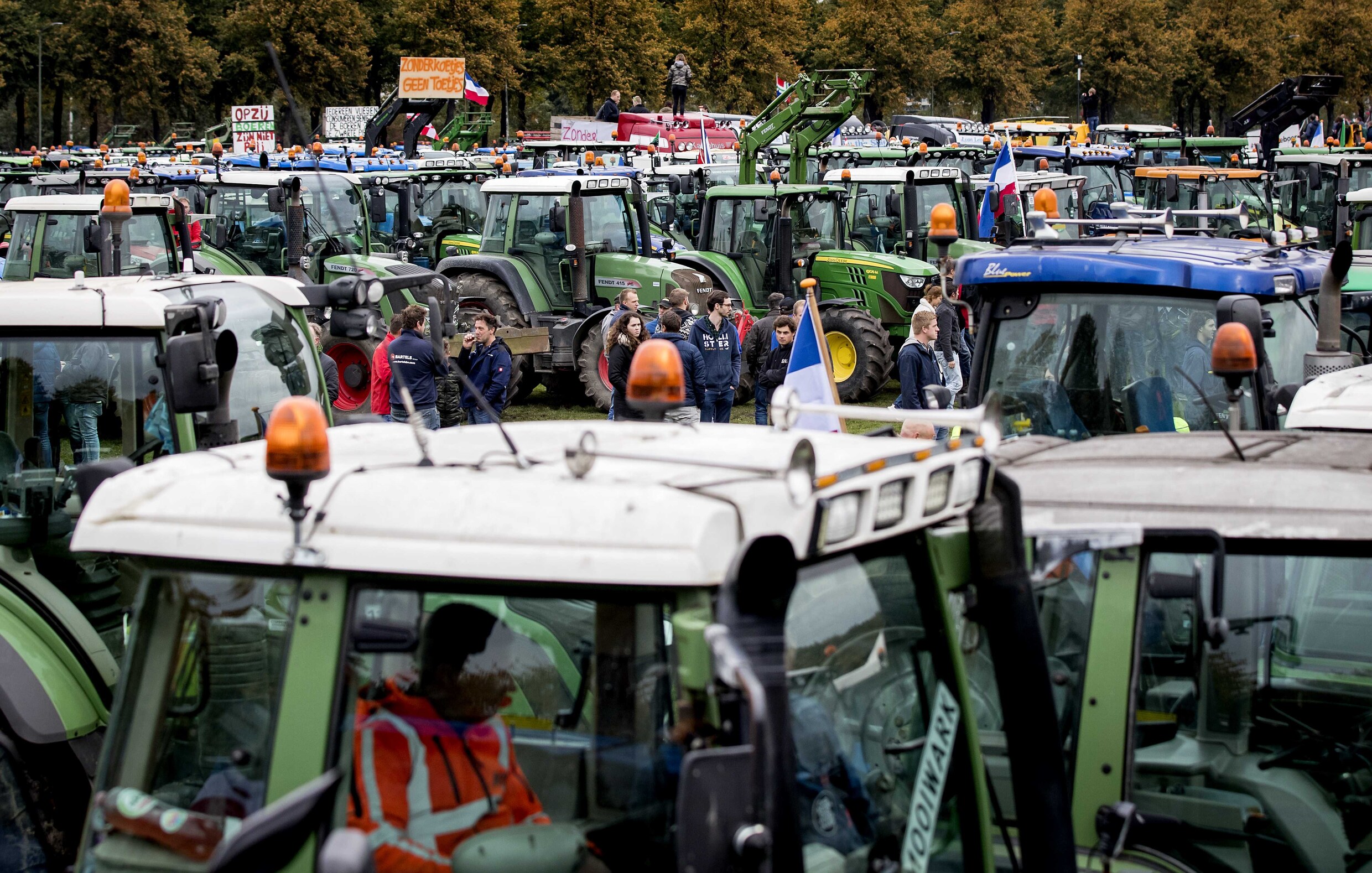 Protest van Nederlandse boeren tegen ‘stikstofbeleid’ escaleert