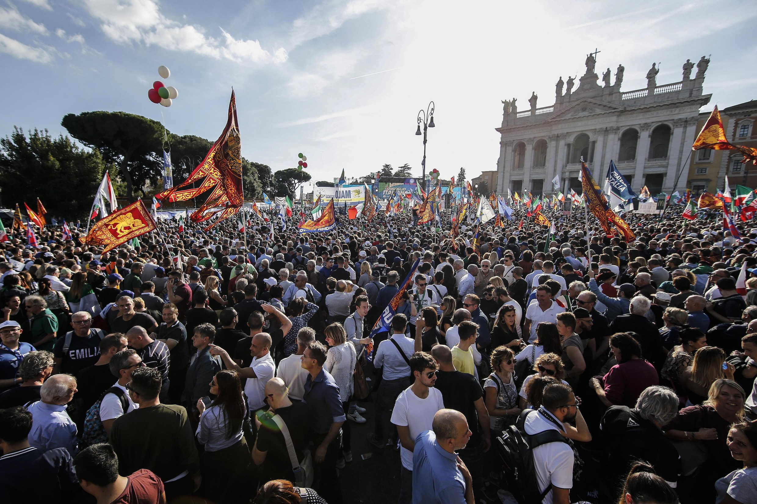 50.000 Italianen verzamelen in Rome na oproep van extreemrechtse Salvini