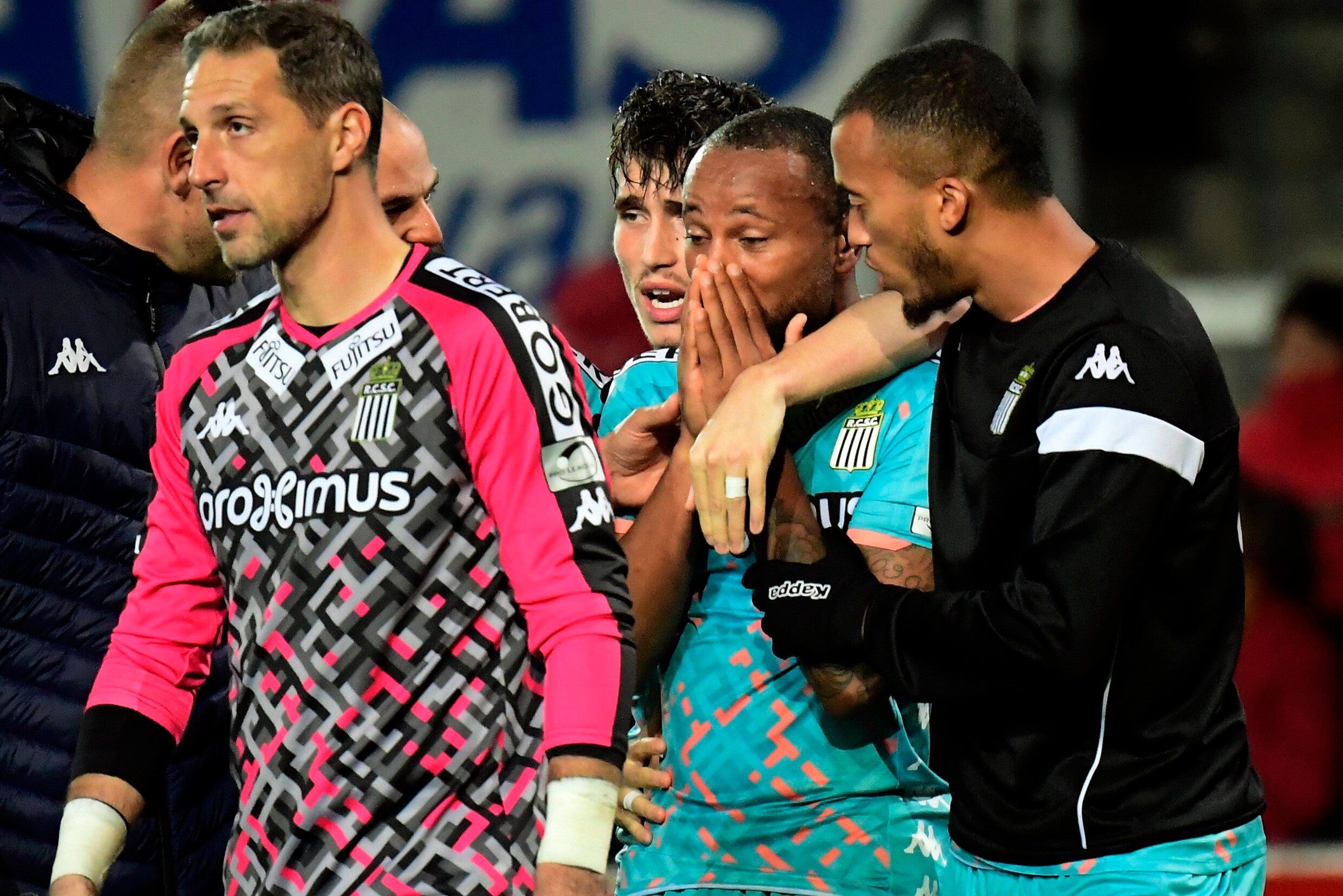 KV Mechelen geeft fan zelf 17 maanden stadionverbod na racisme-incident