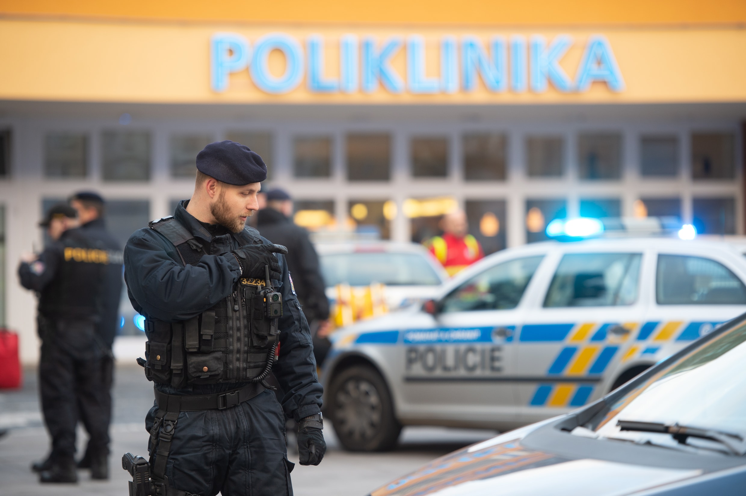 Zes doden bij schietpartij in Tsjechisch ziekenhuis, vluchtende dader pleegt zelfmoord