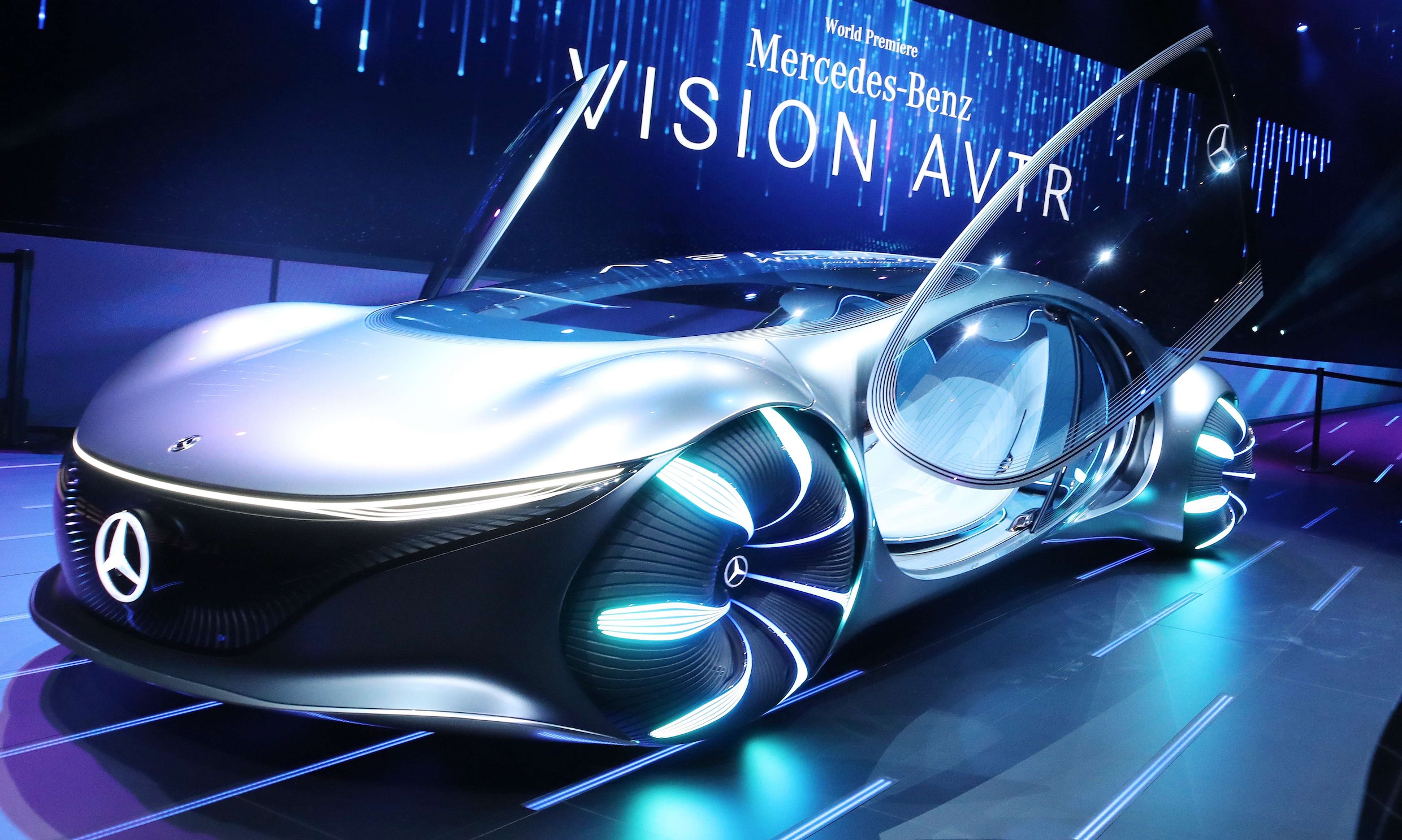 Mercedes onthult futuristische auto zonder stuur