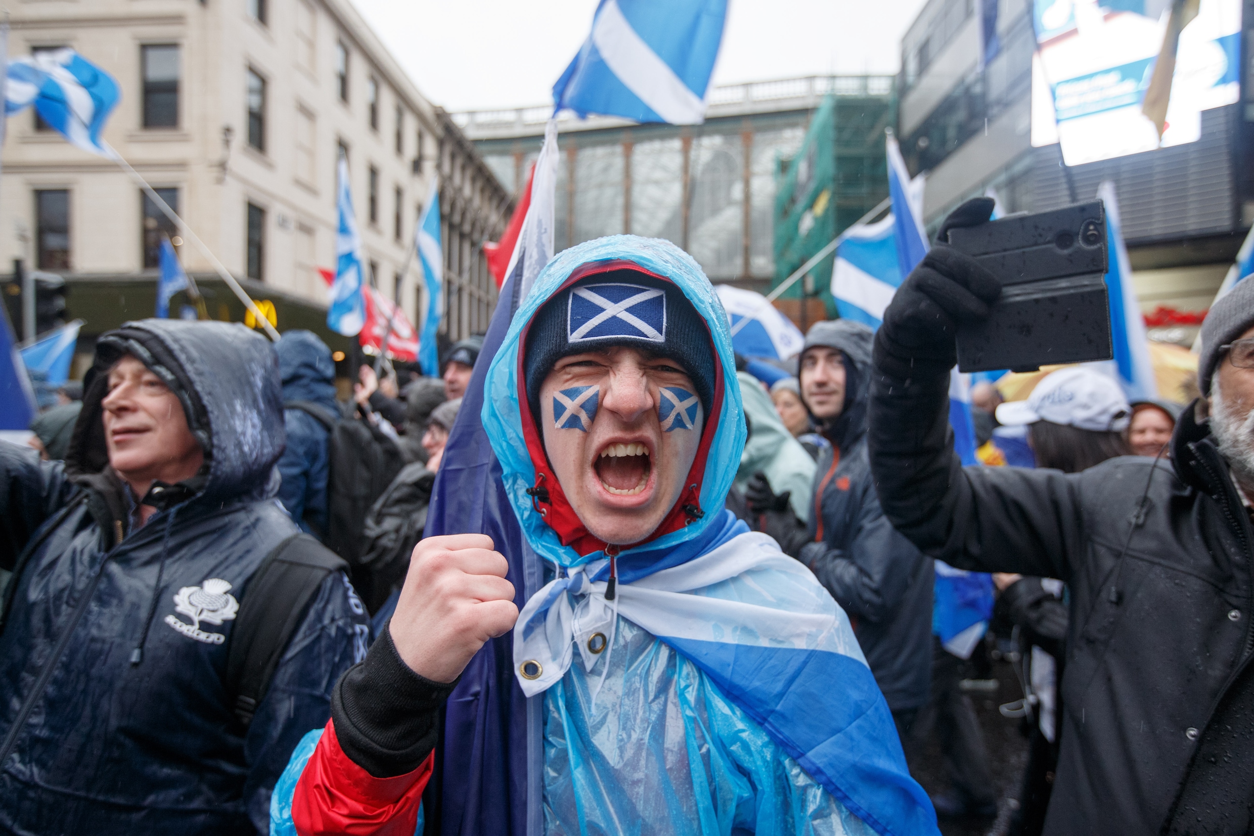 Tienduizenden Schotten demonstreren voor onafhankelijkheid