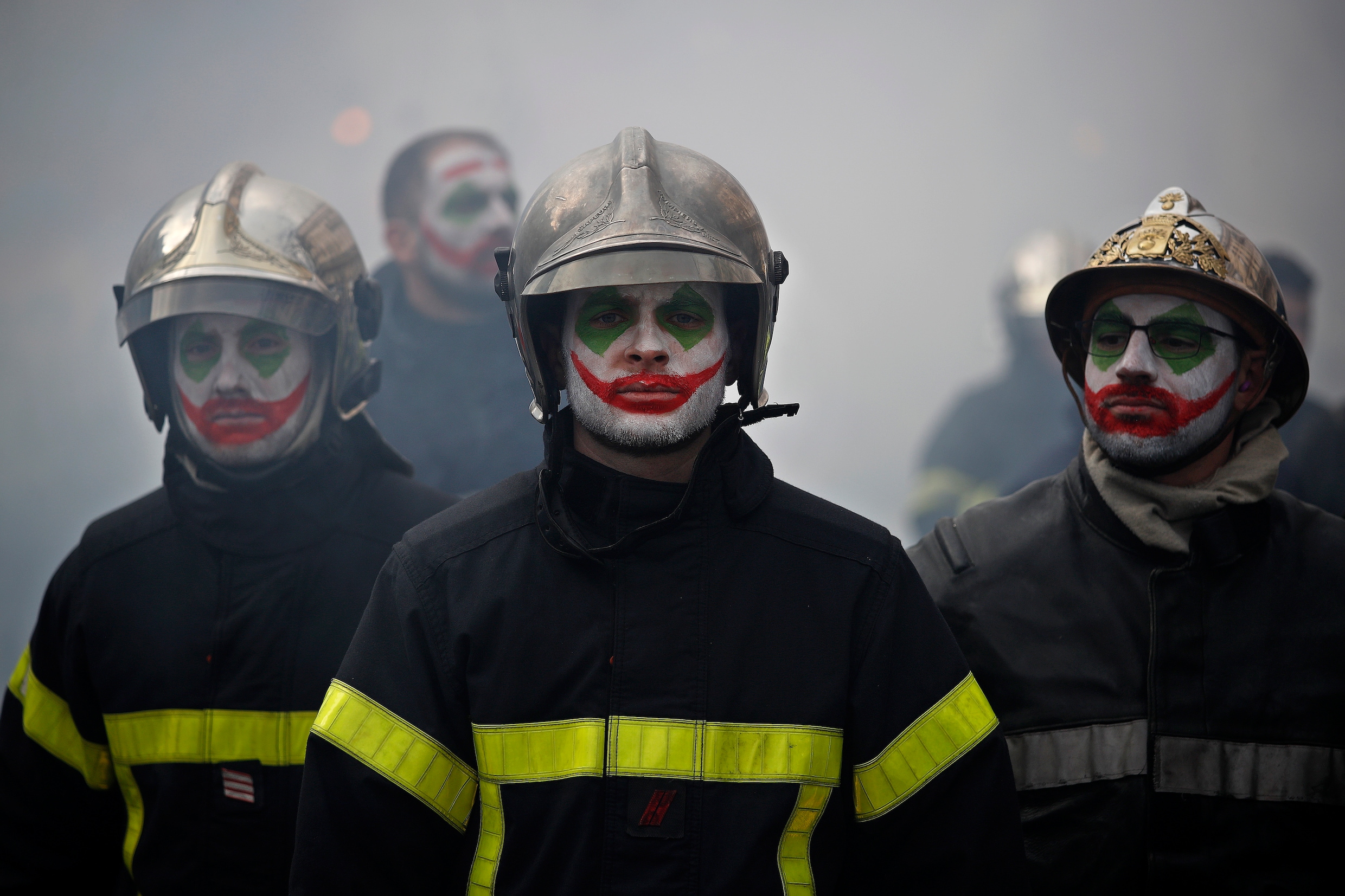 Franse politie raakt slaags met brandweerlui tijdens manifestatie in Parijs