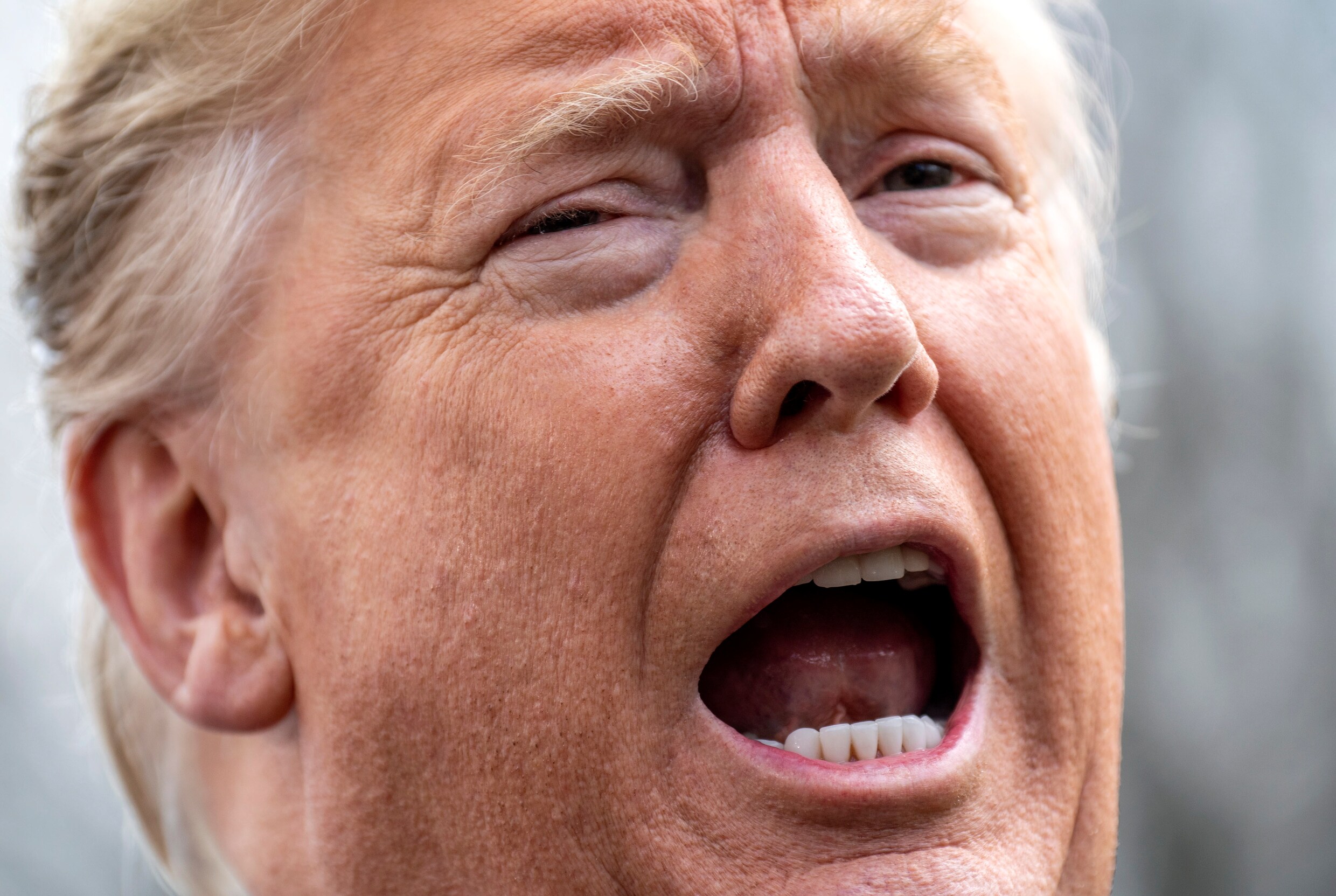 ‘Wie er nog is om hem tegen te spreken? Niemand’: journalisten schetsen een schokkend beeld van president Trump