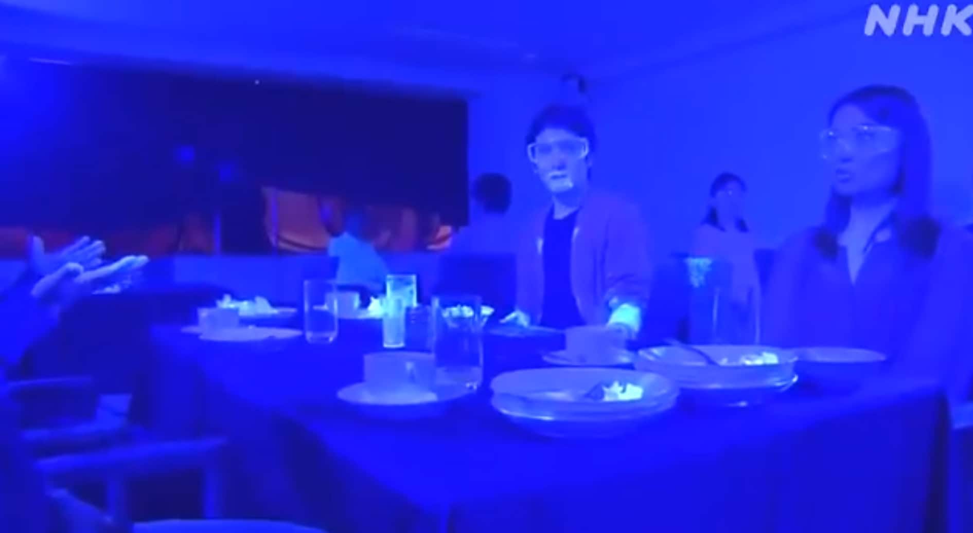 Zo snel verspreidt virus zich aan buffet in restaurant: na 30 minuten iedereen besmet