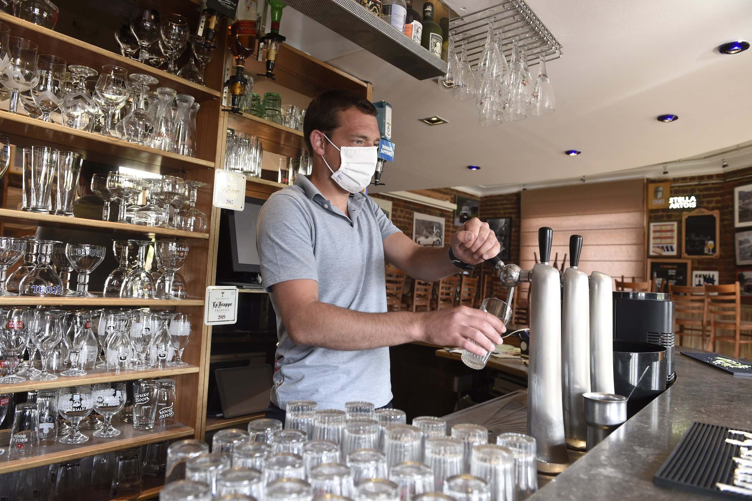 Eén krijgen, twee betalen: federatie van Belgische cafés lanceert ‘Helpy Hour’ om horeca te steunen