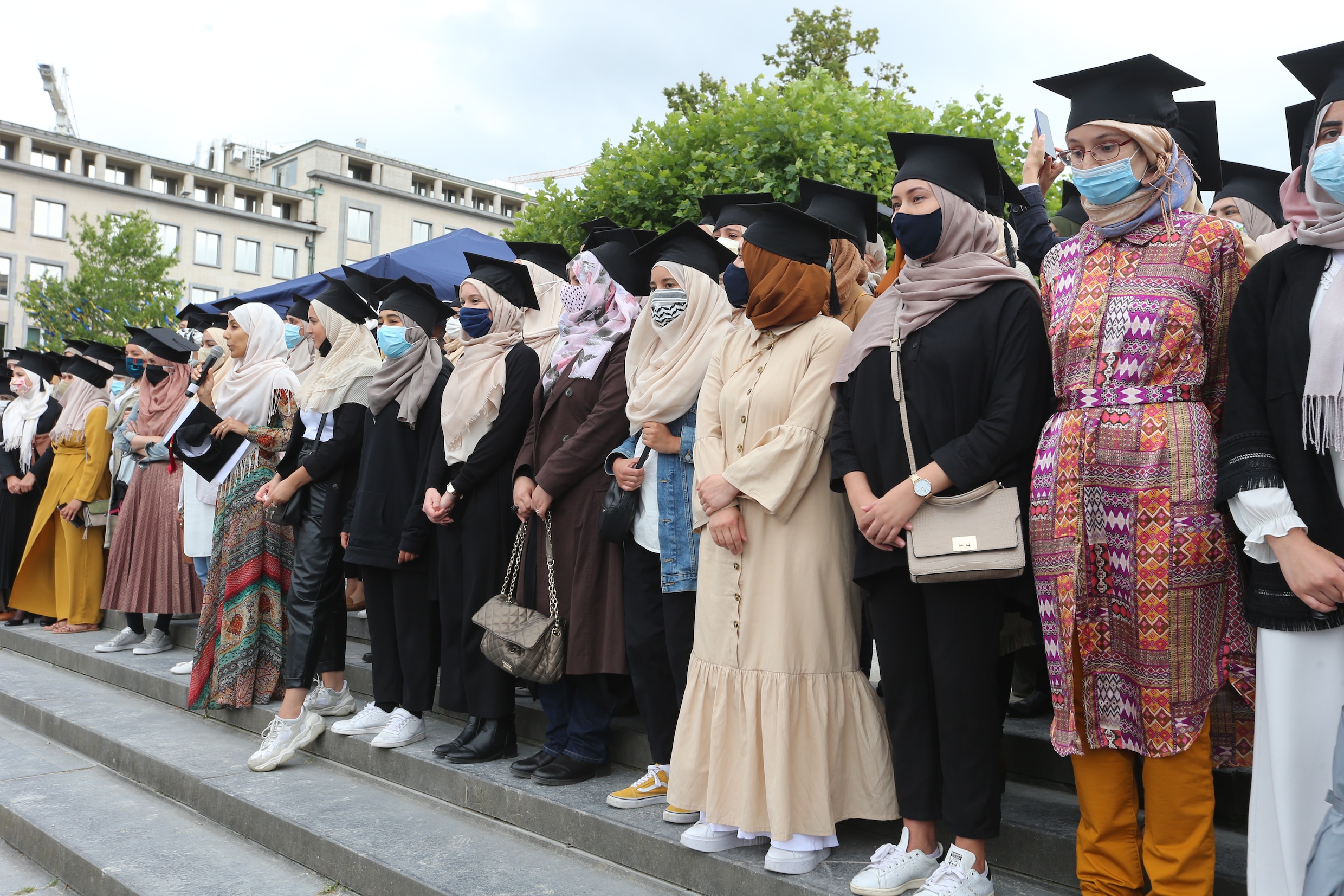 Duizendtal aanwezigen op betoging tegen hoofddoekenverbod in hoger onderwijs