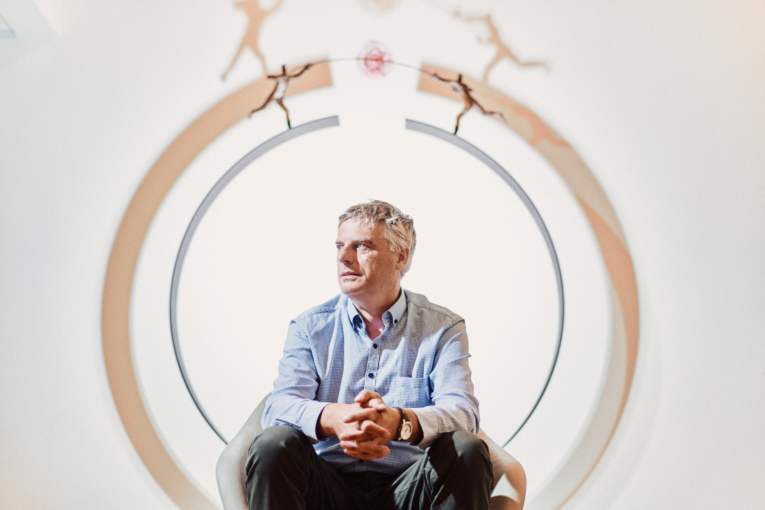 Viroloog Johan Neyts ‘Met reizen brengen we nieuwe virusvarianten