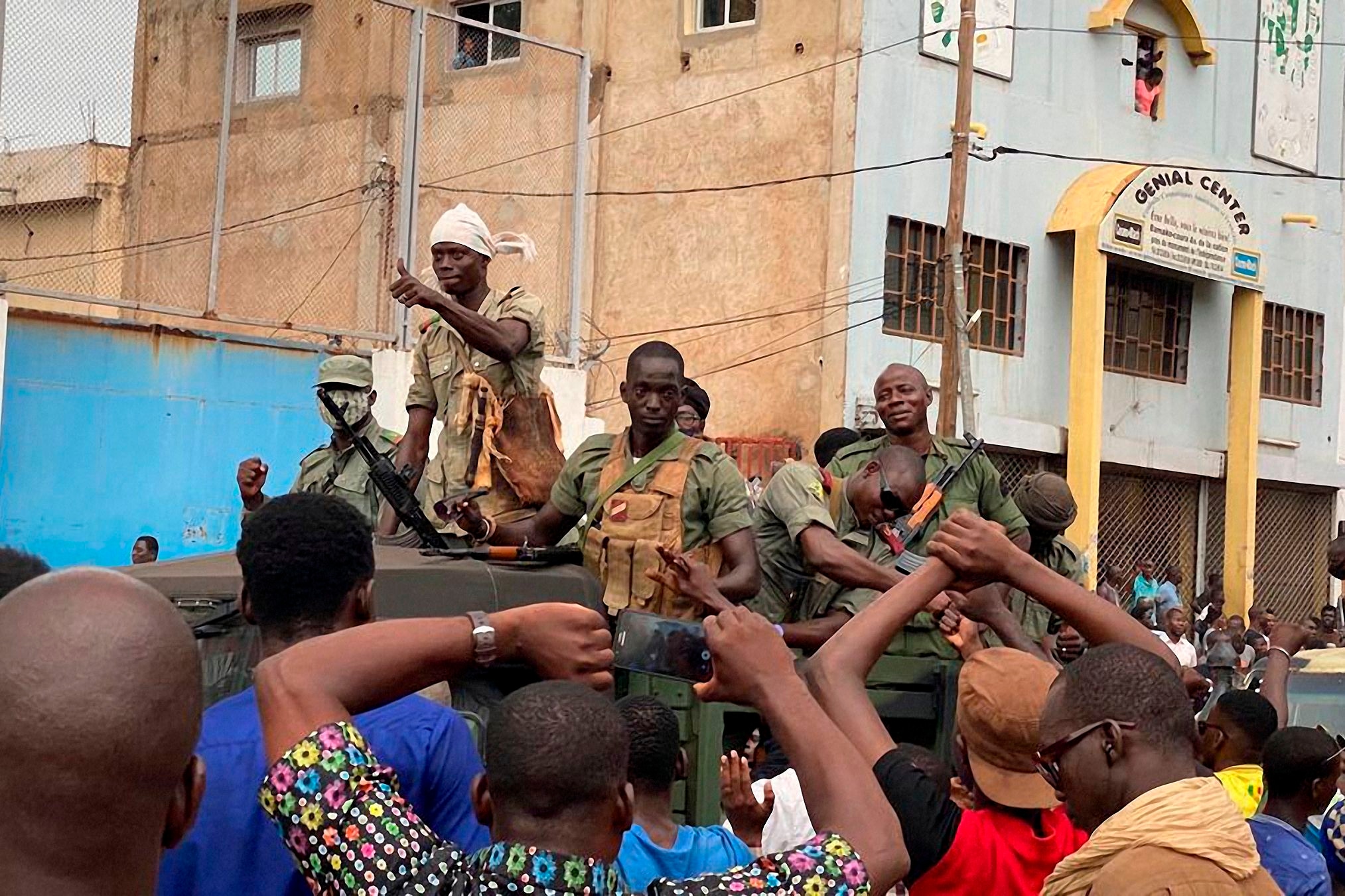 Muitende militairen in Mali: ‘President en premier gearresteerd’