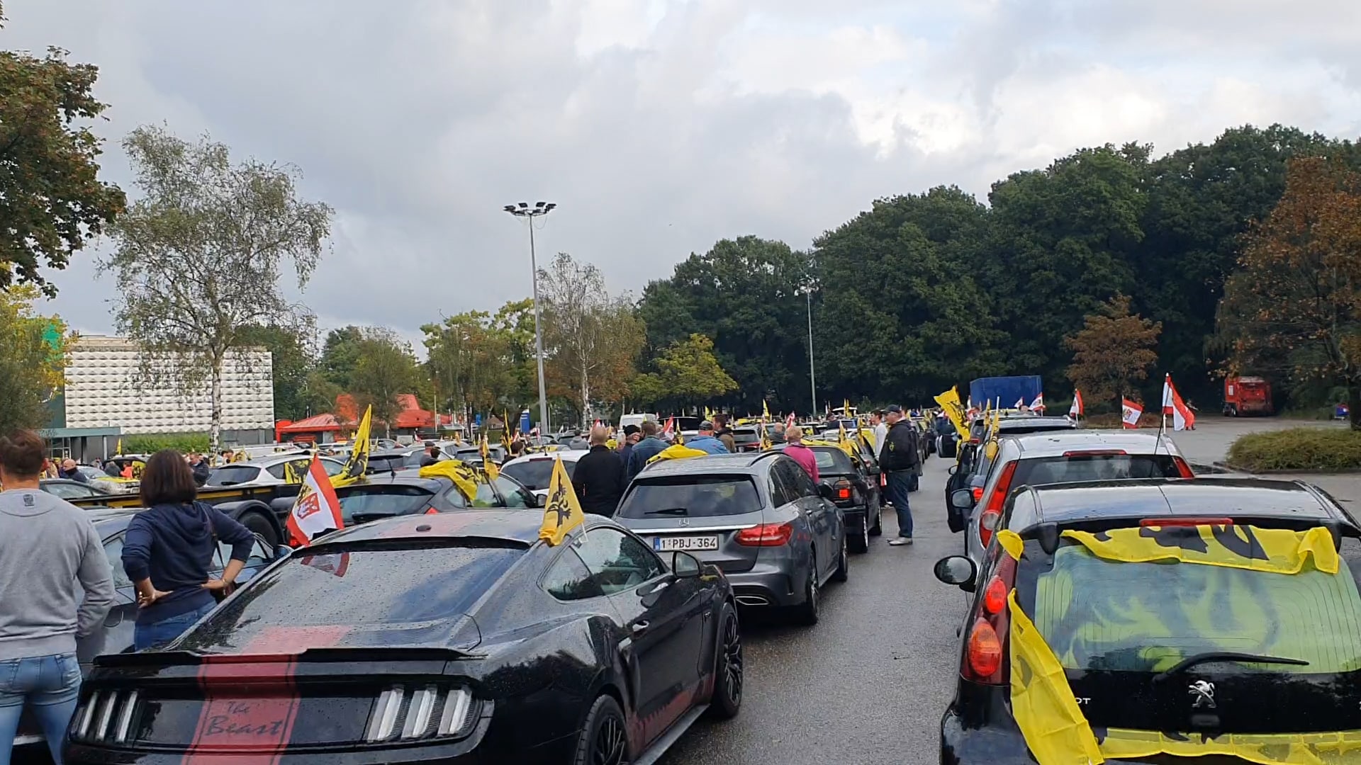 Vlaams Belang houdt protestrit in Brussel, met 5.000 auto’s: ‘Een ongelooflijk succes’