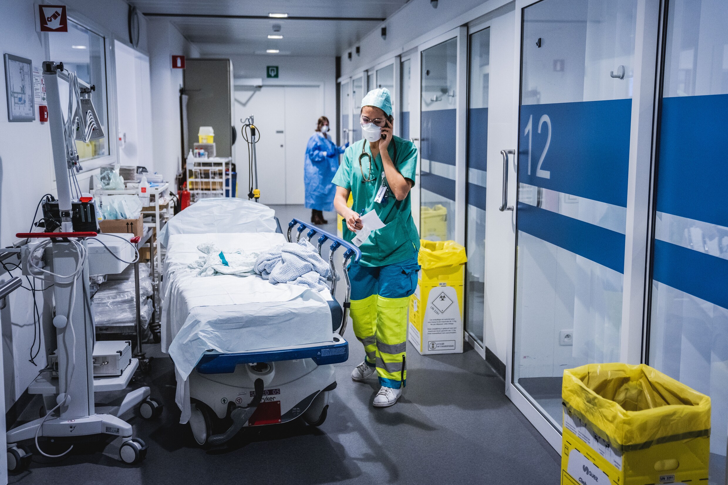 Coronacijfers stabiliseren, maar druk op ziekenhuizen blijft bijzonder groot