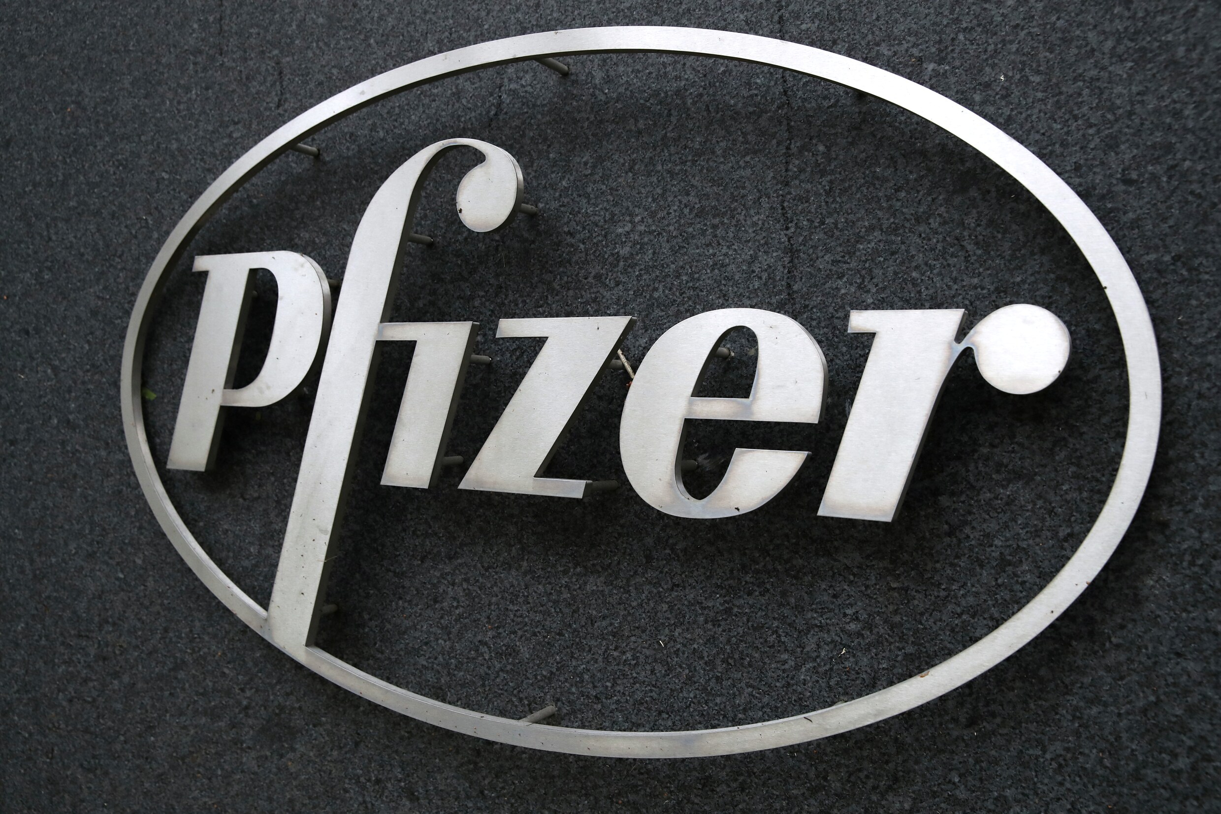 Pfizer-CEO verkocht 5,6 miljoen dollar aan aandelen op dag dat doeltreffendheid vaccin bekendgemaakt werd