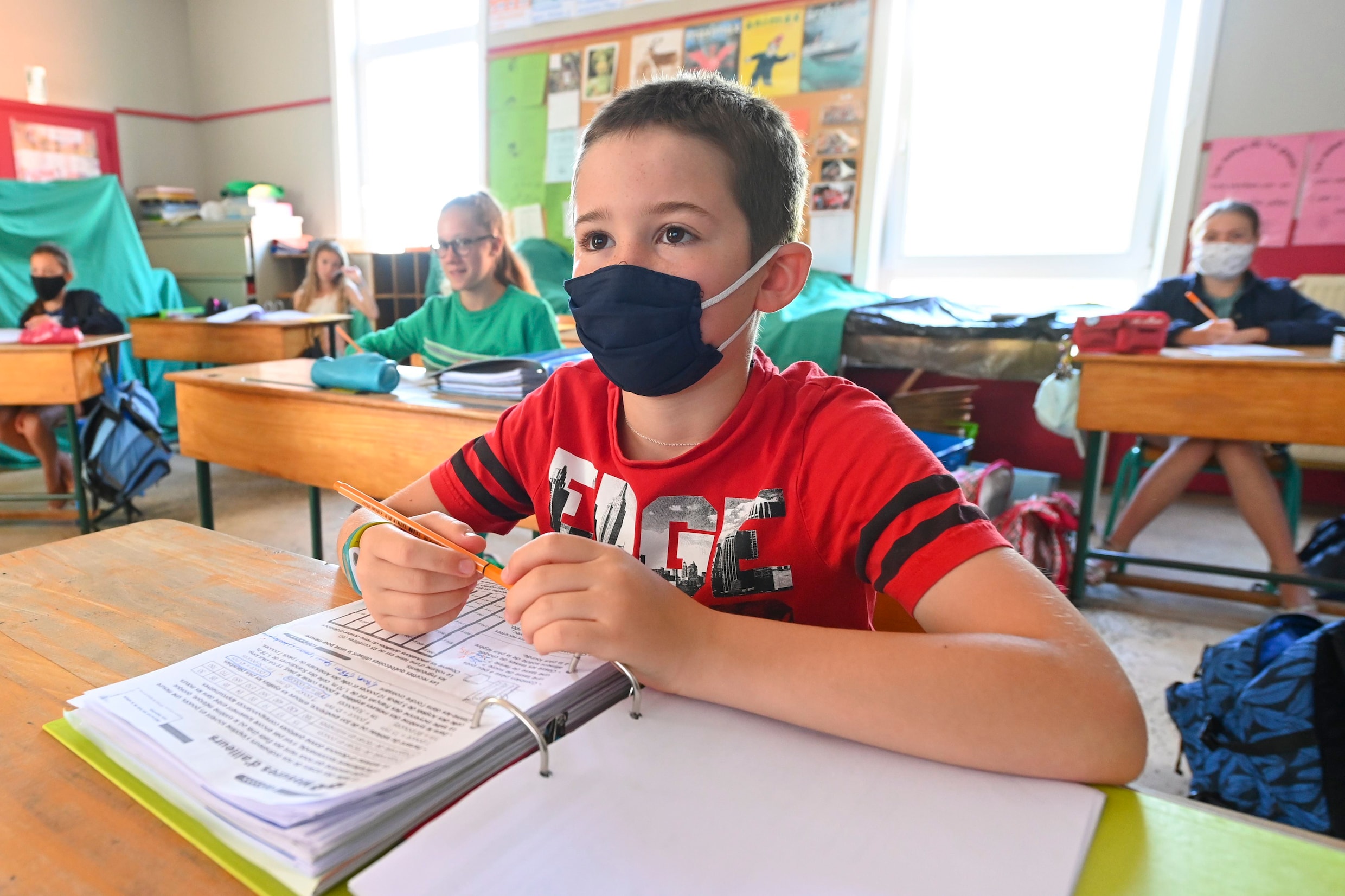 Mondmasker in de klas voor kinderen jonger dan twaalf? ‘Zeg nooit nooit’