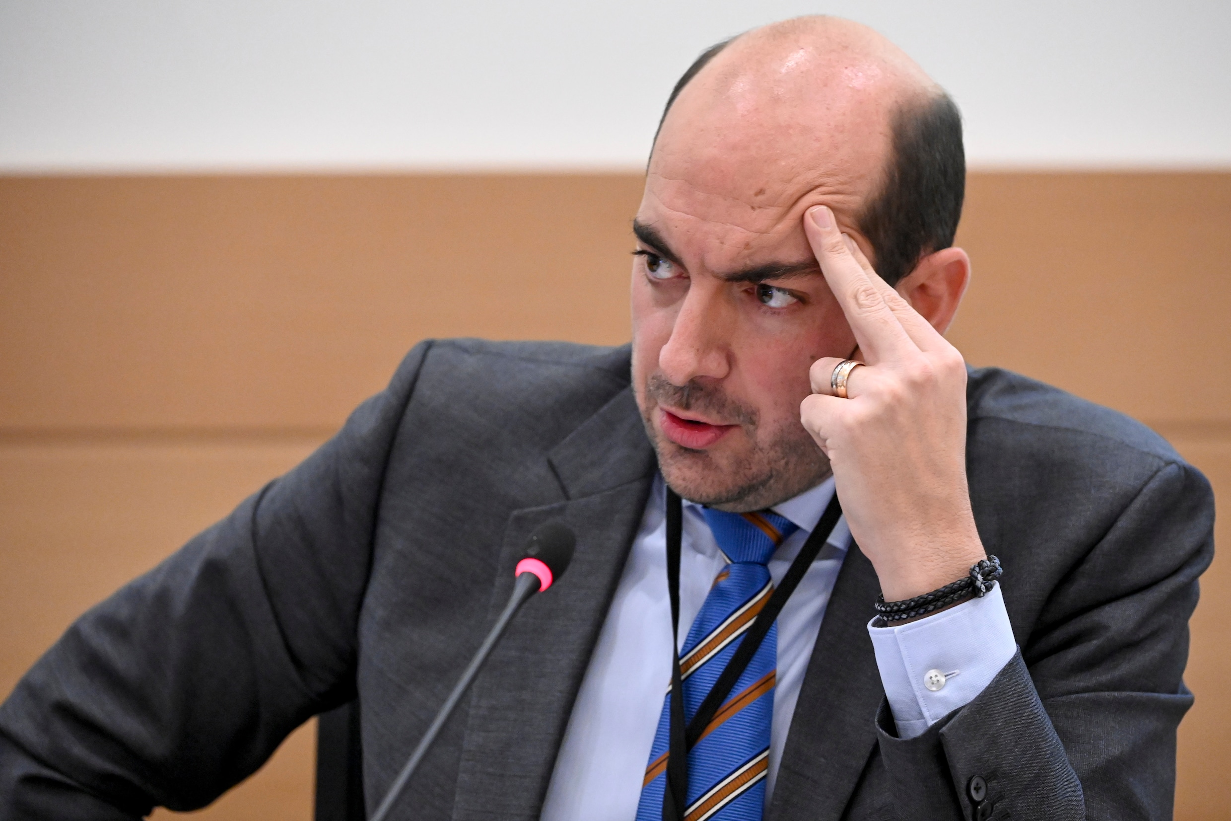 Staatssecretaris Mathieu Michel wil een pornoverbod voor minderjarigen ...