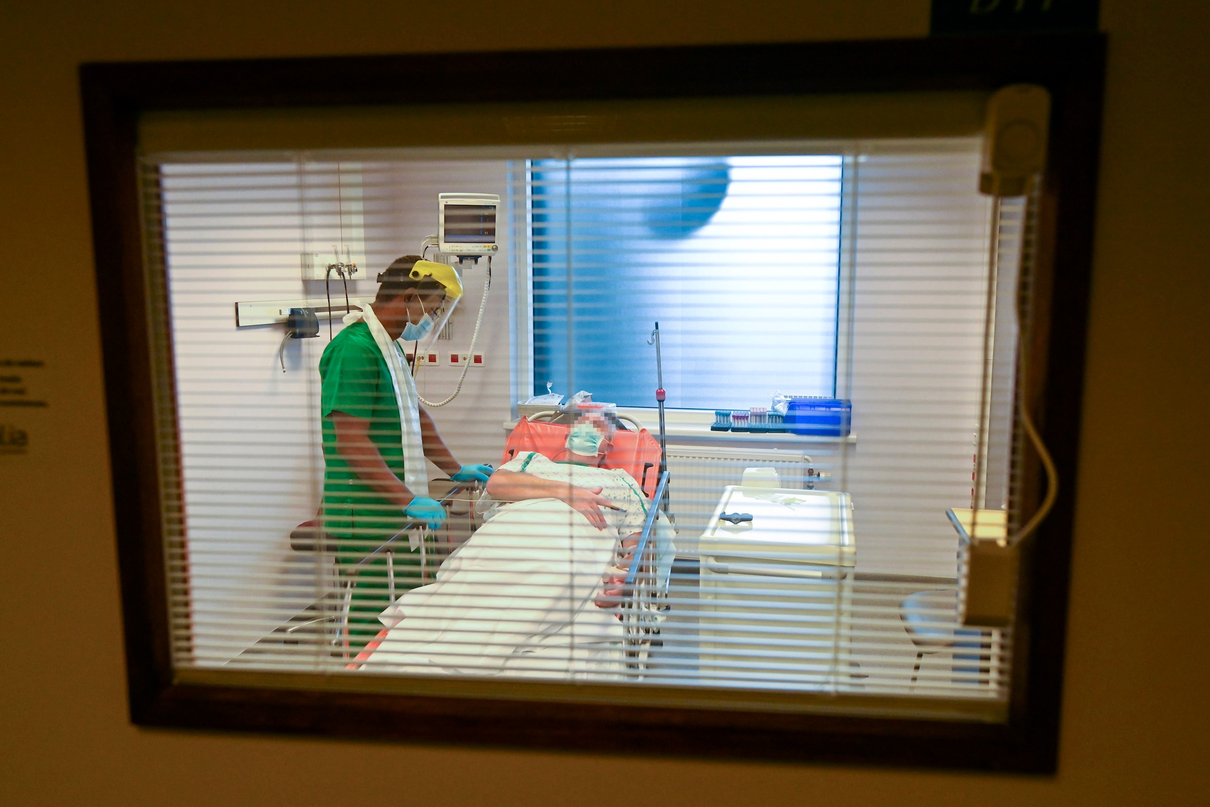 Aantal Covid-patiënten in Belgische ziekenhuizen zakt onder 4.000