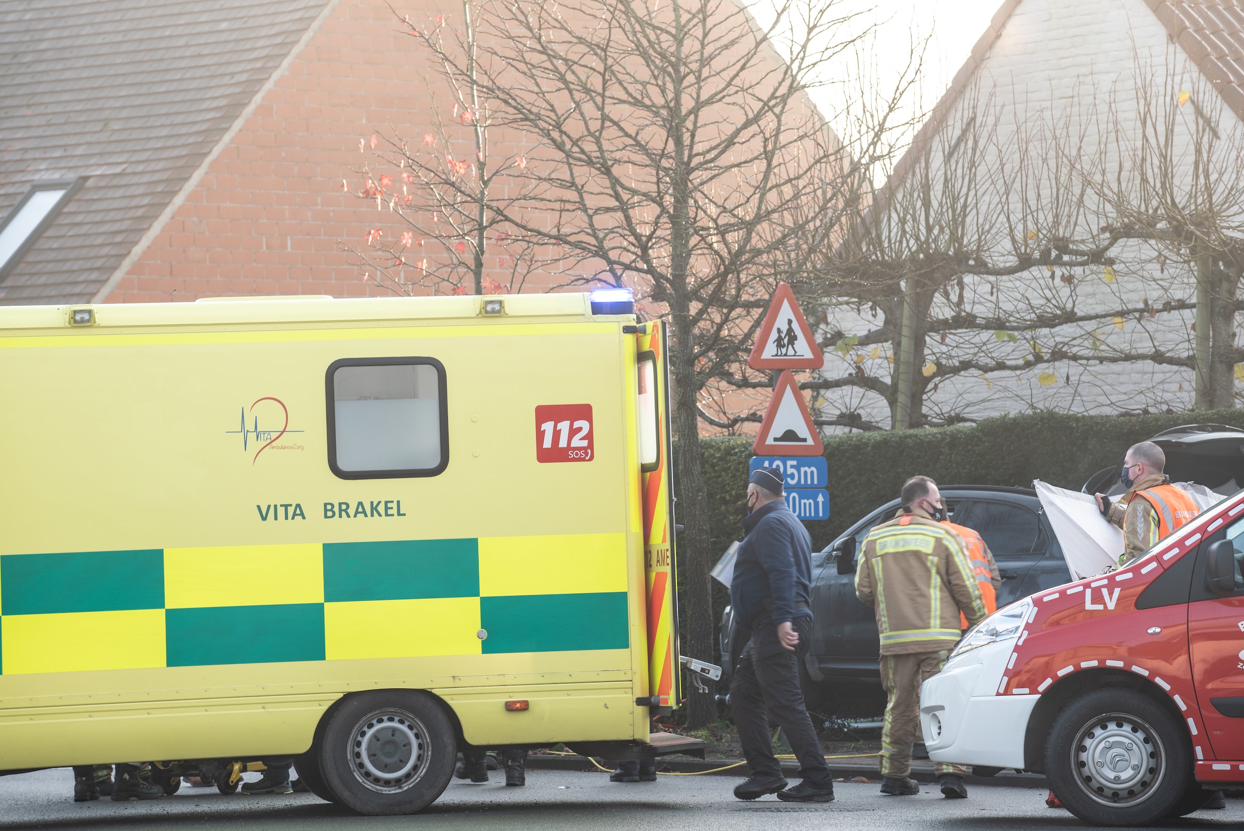 Meisje (15) Zwaargewond Nadat Ze Op Weg Naar School Door Auto ...