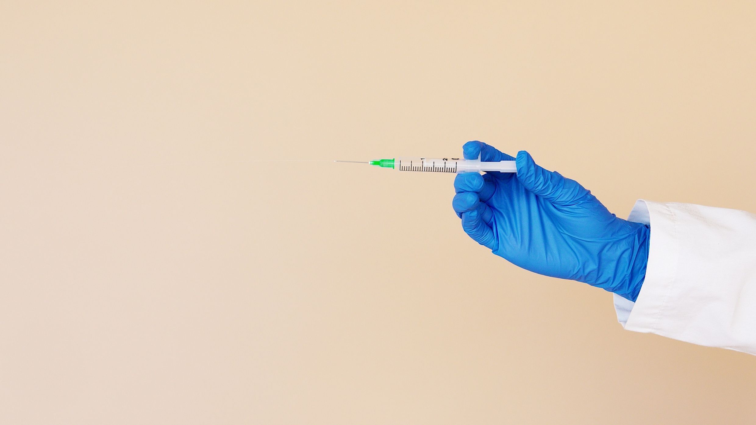 Lezersoproep: moet de overheid het vaccin verplichten?
