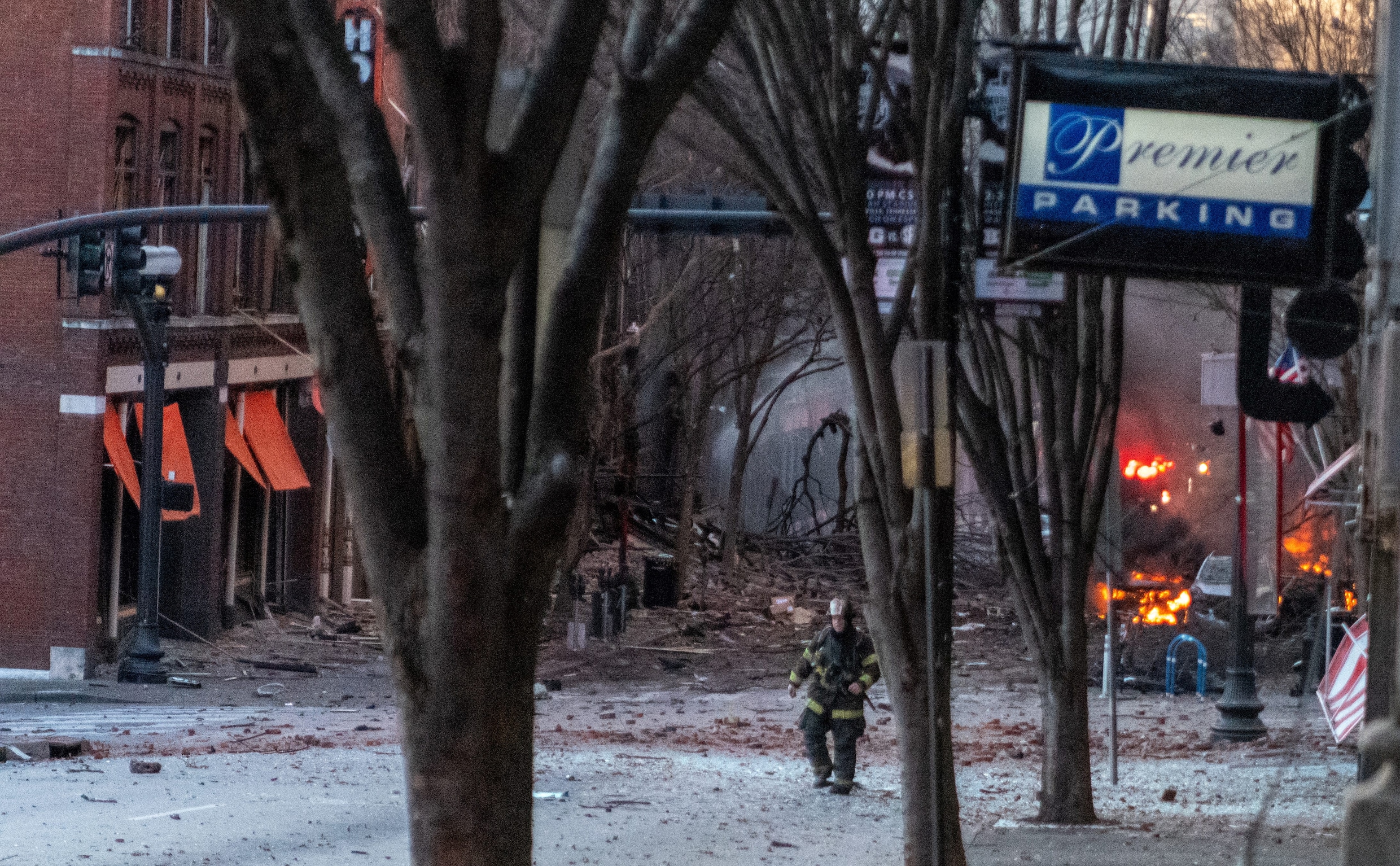 ‘Mogelijk menselijke resten gevonden na explosie in centrum Nashville’