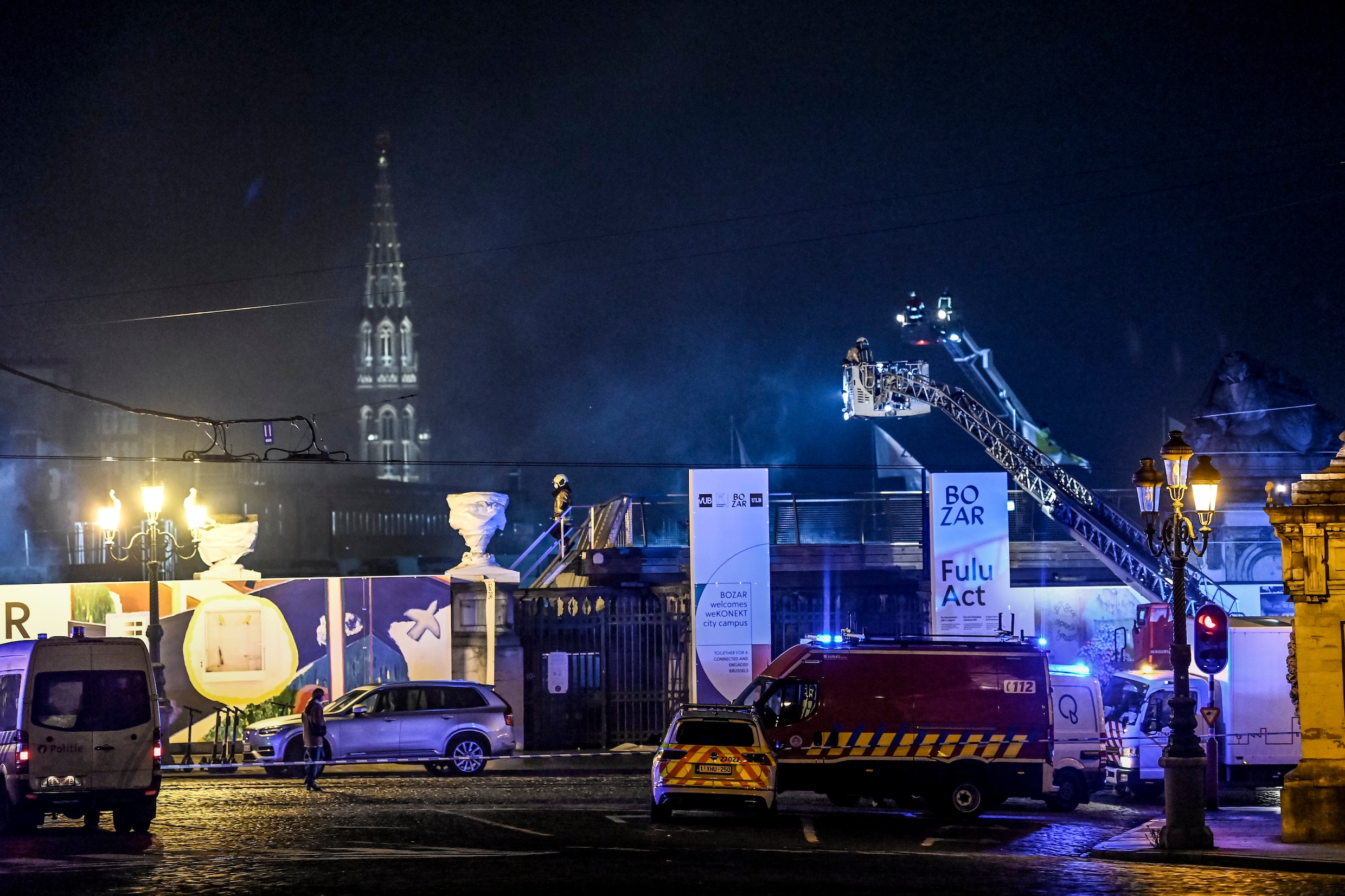 Dakbrand in Bozar Brussel geblust, brandweer bleef hele nacht ter plaatse